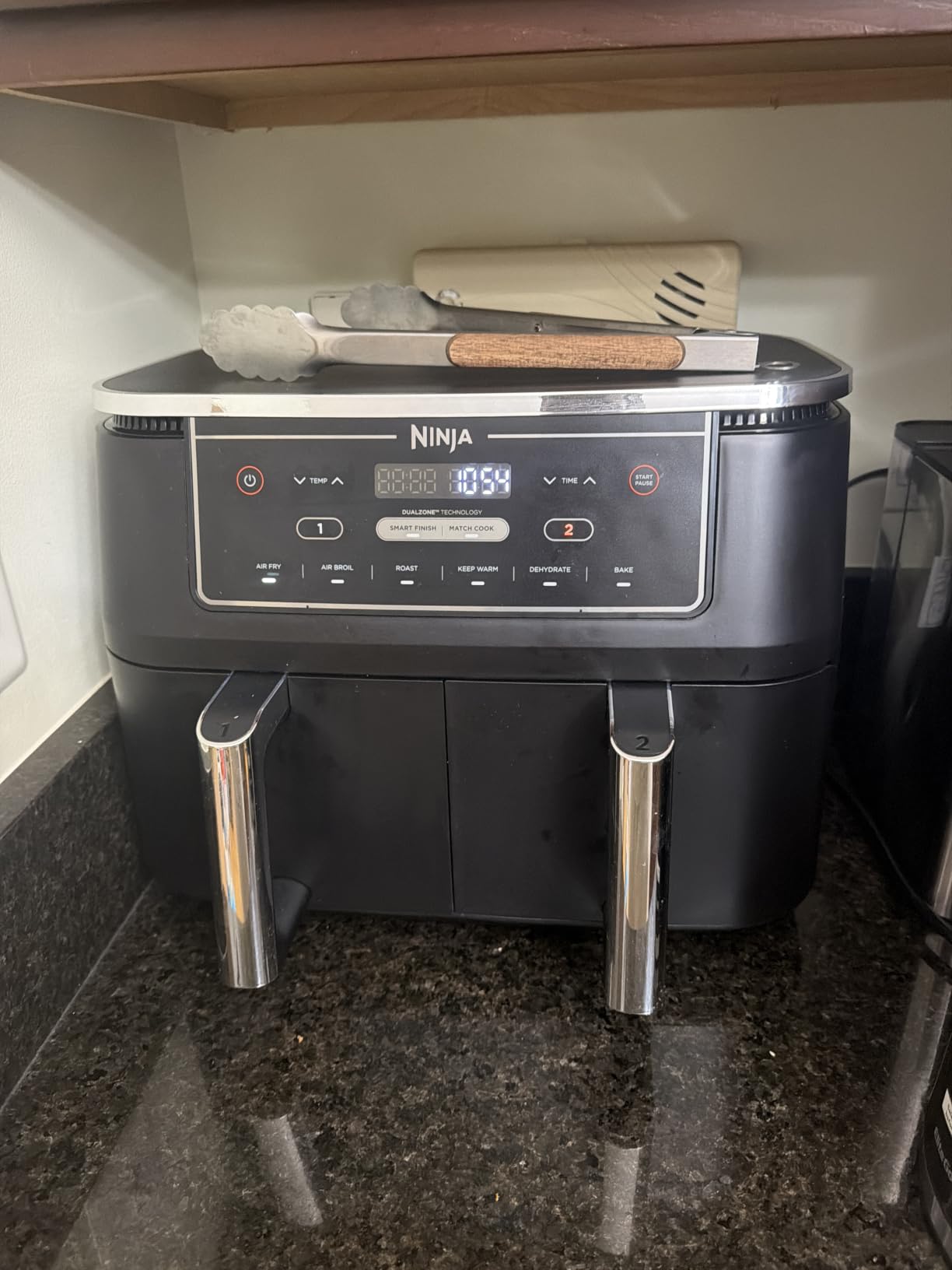 Ninja Foodi Air Fryer, 10 Qt DualZone, 6-in-1, Black, DZ302 | Air fry, broil, roast, keep warm, dehydrate, bake, 2x5 Qt baskets, Fits 8 lbs wings customer photo 2