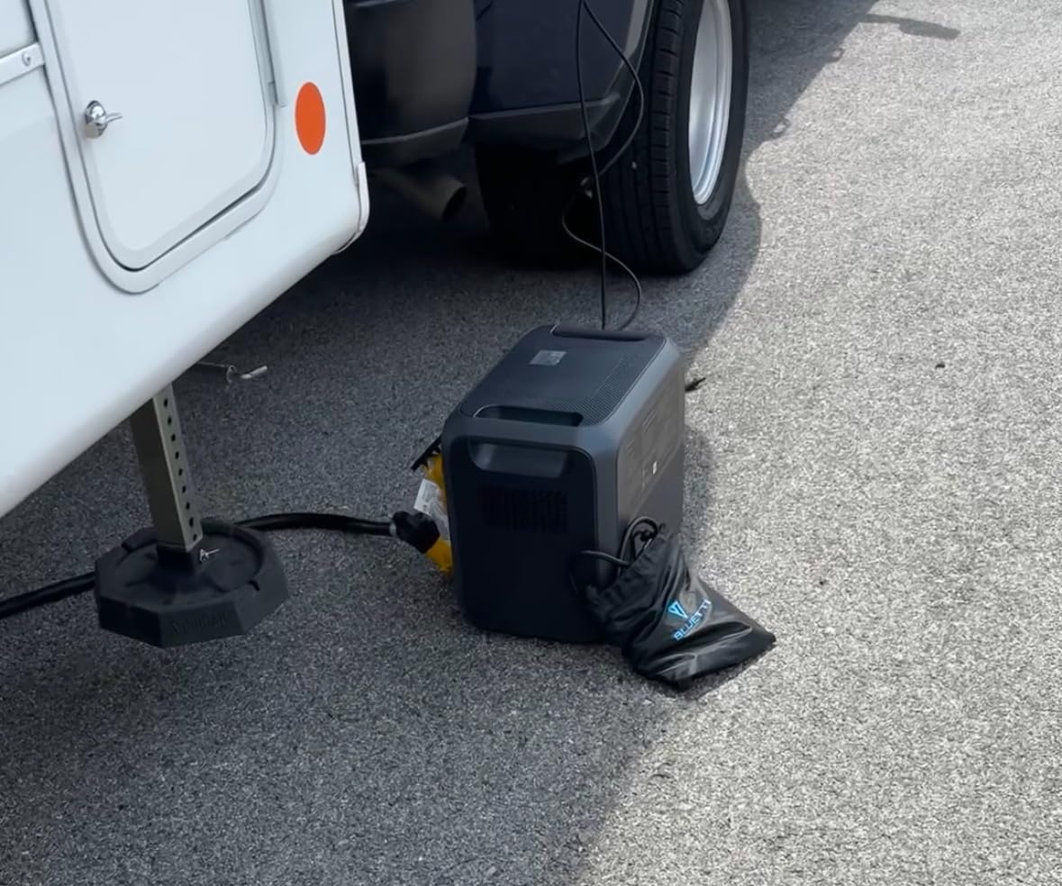 BLUETTI AC200L Portable Power Station 2048Wh 2400W LiFePO4 Battery, 3600W Power Lifting, Expandable to 8192Wh, 30A RV Output, Solar Generator for Camping, RV, Home Use, Emergency customer photo 1