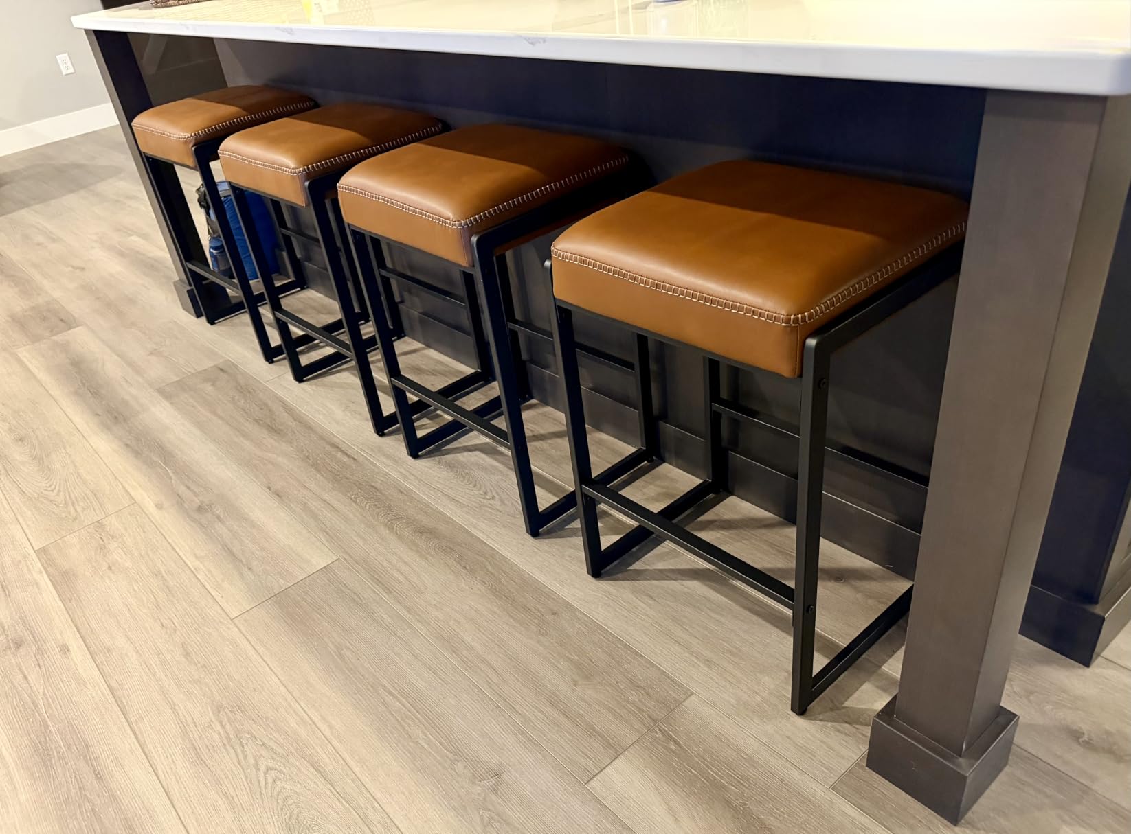 VASAGLE Bar Stools Set of 2, Counter Height, PU Leather, 26-Inch | Mid-Century Modern Bar Stool with Stitching, Kitchen, Home Bar, Dining Room, Caramel Brown, EKHO Collection ULBC086K01 customer photo 1