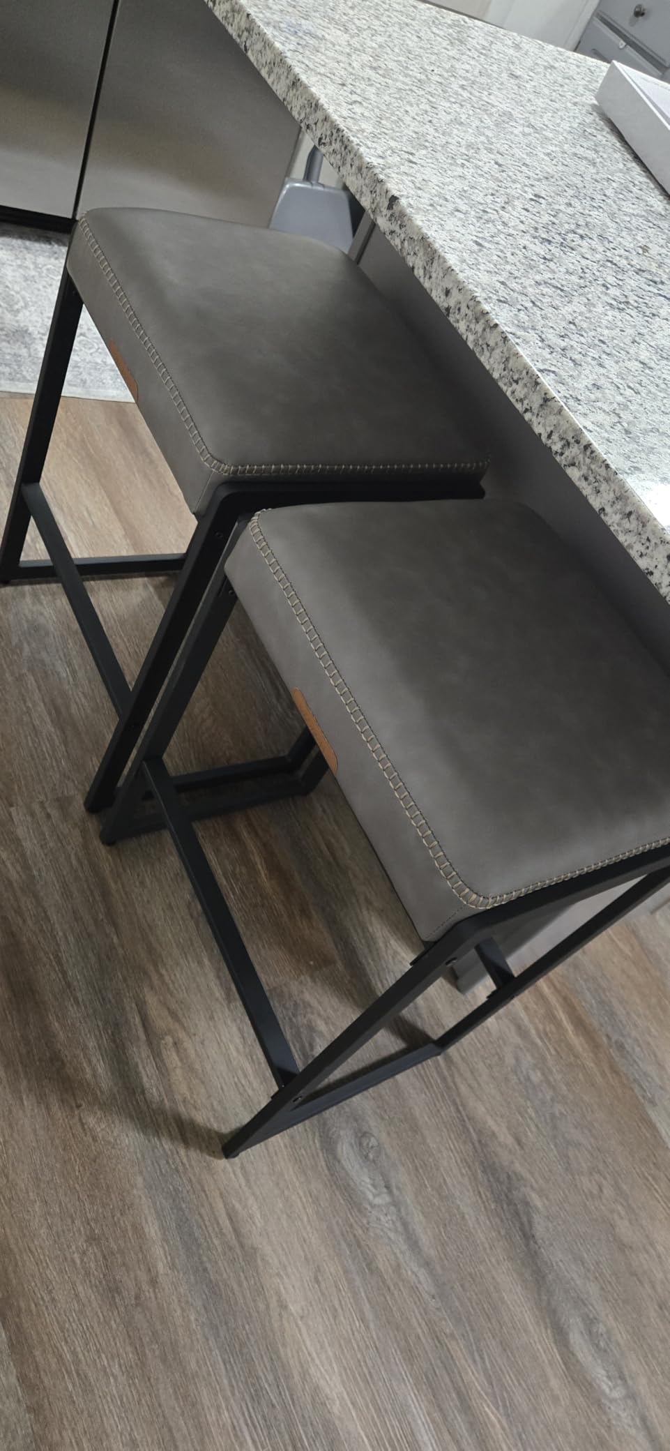 VASAGLE Bar Stools Set of 2, Counter Height, PU Leather, 26-Inch | Mid-Century Modern Bar Stool with Stitching, Kitchen, Home Bar, Dining Room, Caramel Brown, EKHO Collection ULBC086K01 customer photo 2