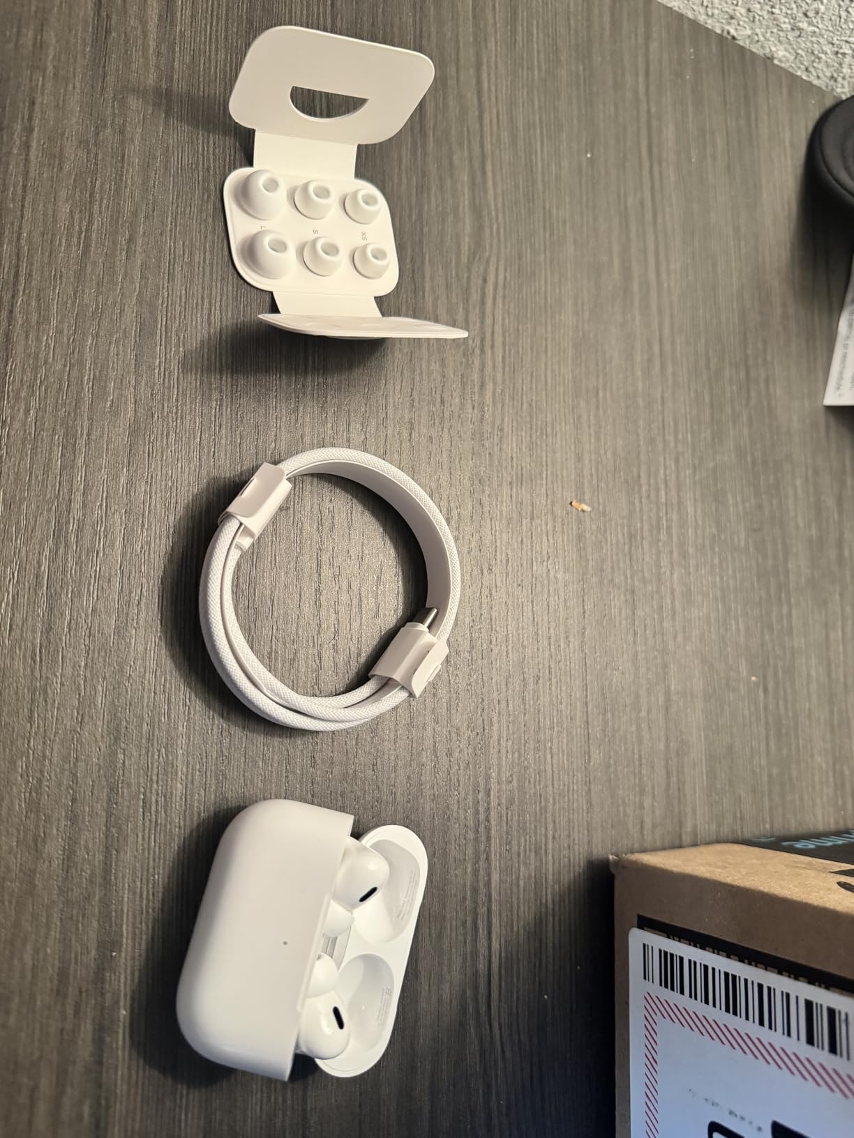 Apple AirPods Pro (2nd generation) with MagSafe Charging Case (USB-C) (Renewed) customer photo 1