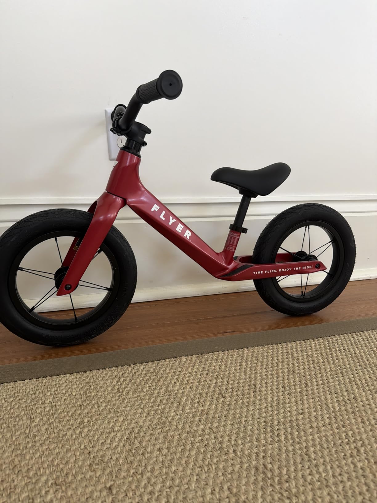 Radio Flyer Ultra Lite Balance Bike, for Kids Ages 1.5-5, Red | Kid & Toddel Balance Bike, Pedal Free, with Footrest and Lightweight Frame, Rubber Air Tires, Tool-Free Adjustable Seat customer photo 2