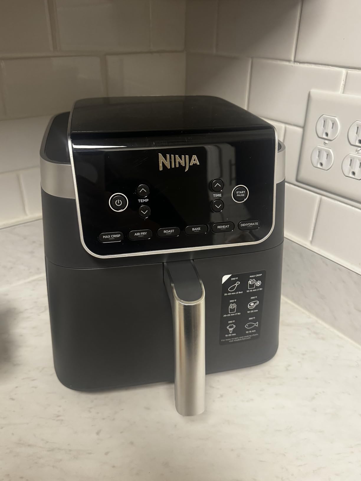 Ninja Air Fryer XL with MaxCrisp, 6.5 Qt, 6-in-1, Grey, AF181 | Max crisp, air fry, roast, bake, reheat, dehydrate, 1750W, 450F max, Fits 9 lbs wings customer photo 1
