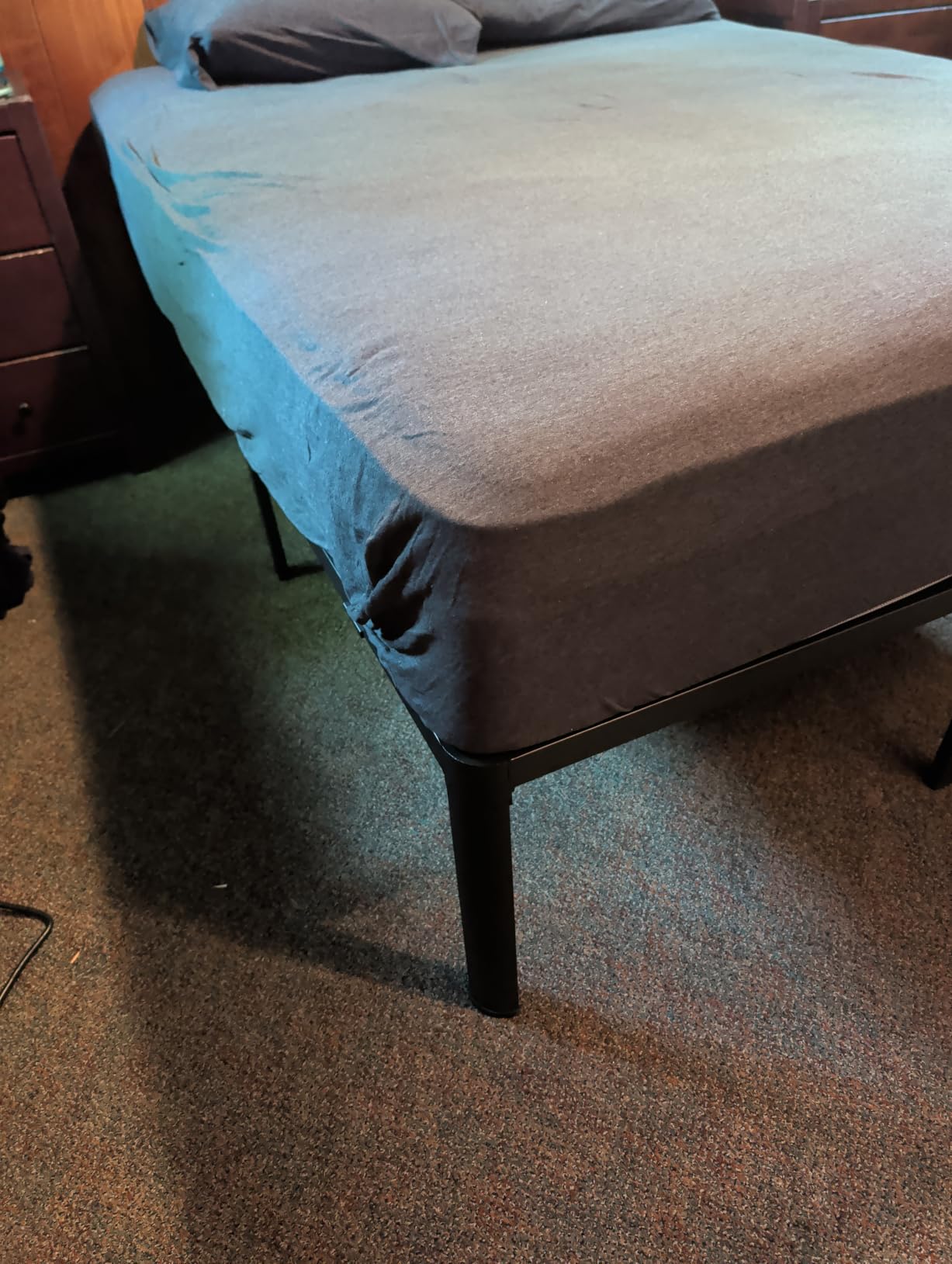 VIPSHOW 18 Inch Queen Bed Frame with Round Corners No Box Spring Needed | 3500lbs Heavy Duty, Under bed storage, 4 mattress stoppers, Headboard holes, Noise-free, Easy assembly & rubber covers customer photo 1