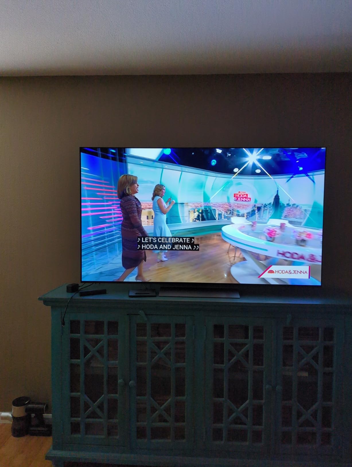 LG 55-Inch Class OLED evo C4 Series Smart TV 4K Processor Flat Screen with Magic Remote AI-Powered with Alexa Built-in (OLED55C4PUA, 2024) customer photo 2