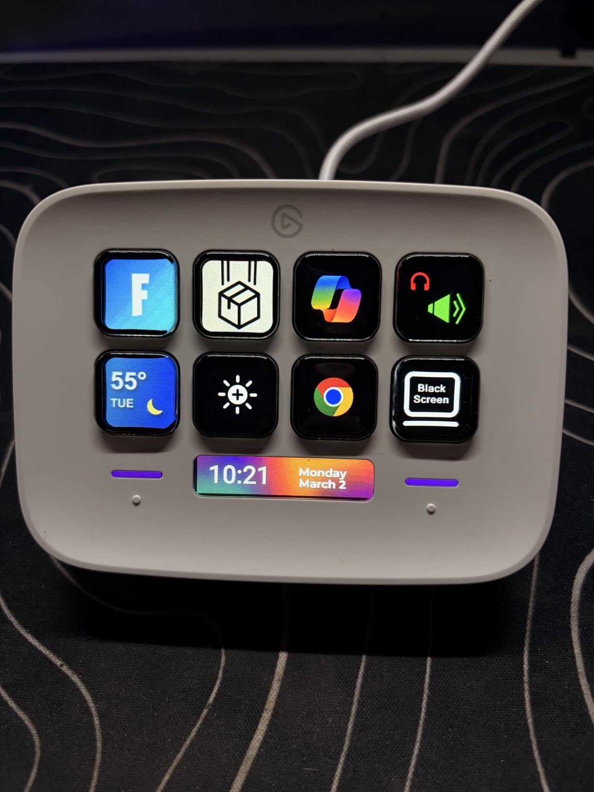 Elgato Stream Deck Neo, 8 Customizable Keys, 2 Touch Points | Automates repetitive tasks, Compatible with Zoom, Teams, Office apps, Smart home control, Zero-plastic packaging customer photo 2