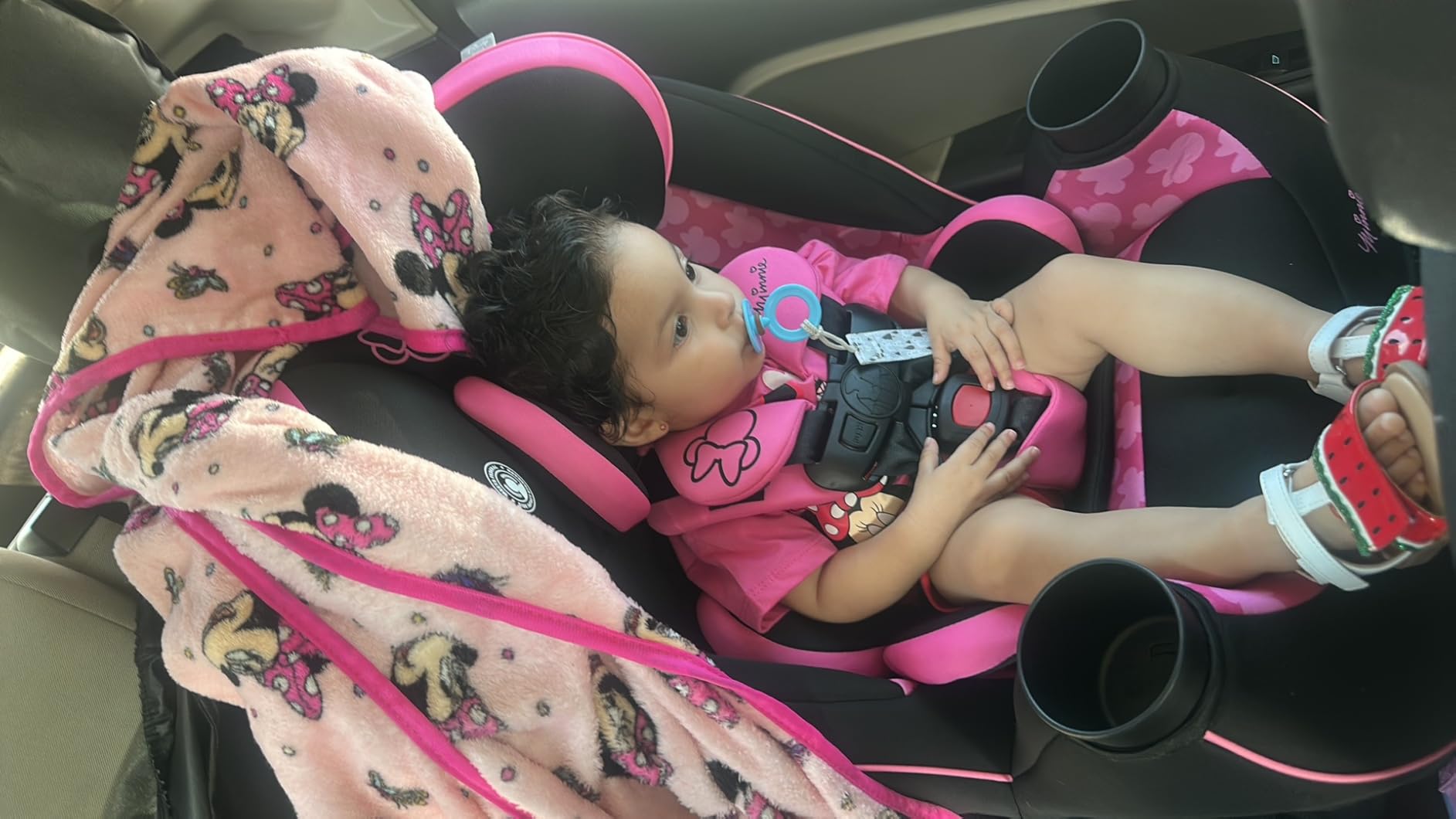 Disney Grow and Go Convertible Car Seat, Rear Facing 5-40 pounds, Forward Facing 30-65 pounds, Booster 40-100 lbs, Convert from Infant to Toddler, Mickey Sprinkle customer photo 1