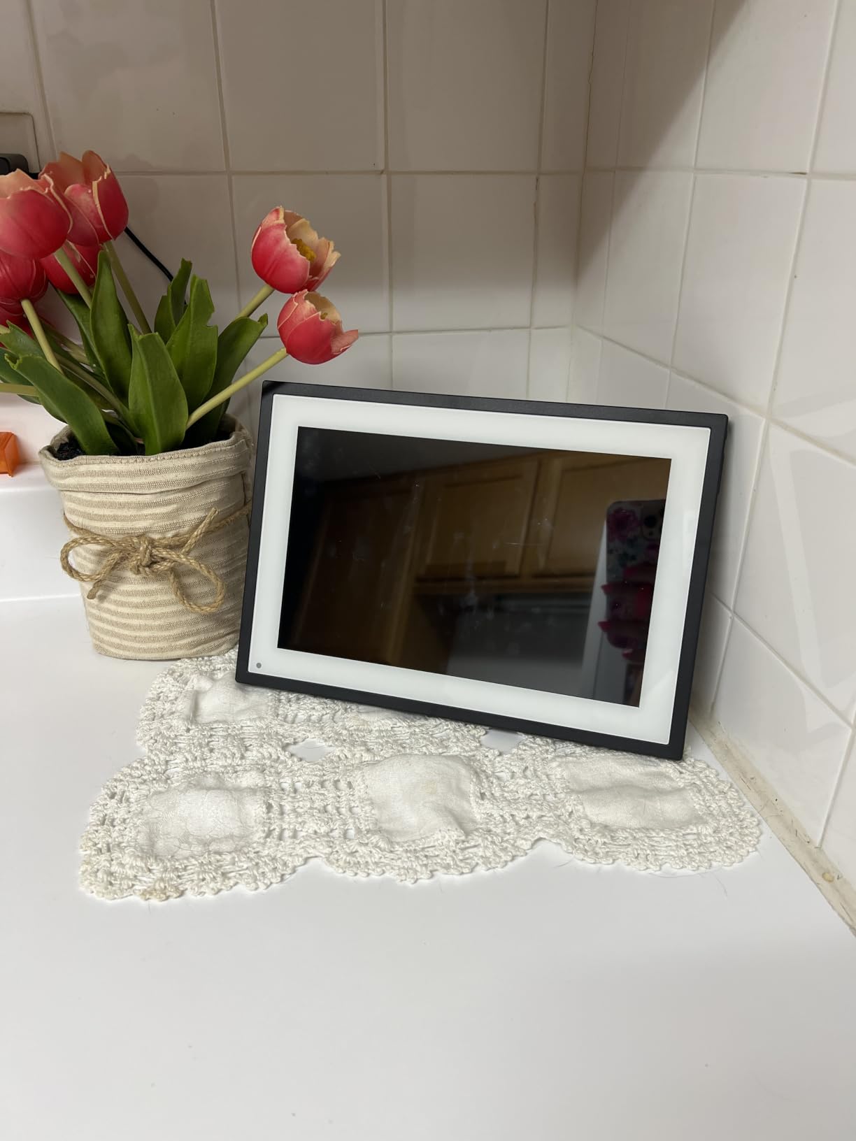 Dragon Touch 10.1'' WIFI Digital Picture Frame - 1280*800 HD IPS Touch Screen Digital Photo Frame Display, Auto-Rotate, Share Photos/Videos Instantly via Free App Best Gifts for Birthday, Wedding, Mom customer photo 1