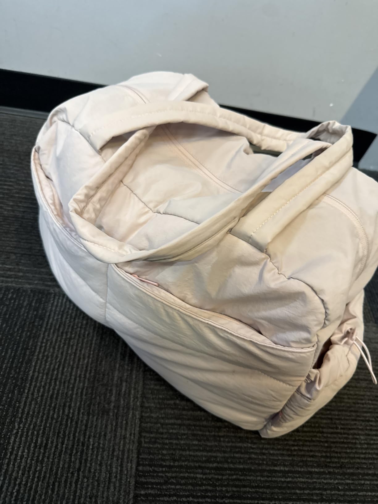 Gym Bag for Women, Lightweight Puffer Duffle Bag 2-PC Travel Bag, 31L Weekender Overnight Bag Quilted Carry On Tote Bag, Diaper Hospital Dance Bag for Travel, Gym, Water Resistant, Camel customer photo 2