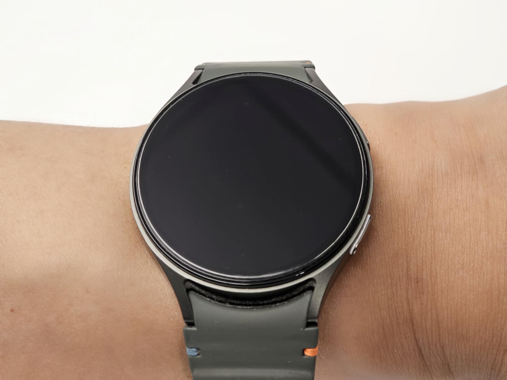 Samsung Galaxy Watch 7 40mm Bluetooth AI Smartwatch w/Energy Score, Wellness Tips, Heart Rate Tracking, Sleep Monitor, Fitness Tracker, 2024, Cream customer photo 1