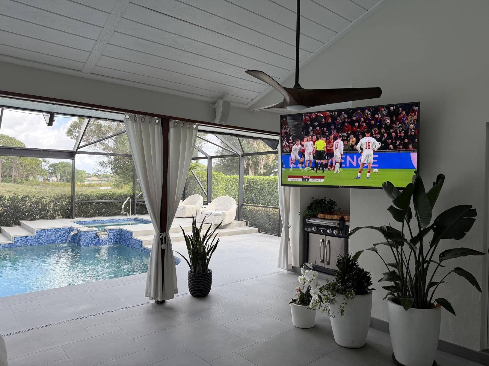 SYLVOX Outdoor TV, 55 inch Waterproof Smart Outdoor TVs, 4K, HDR 10, Weatherproof, 1000nits, Voice Assistant Remote, for Partial Sun Area (Deck Pro 3.0, Latest Model) customer photo 2