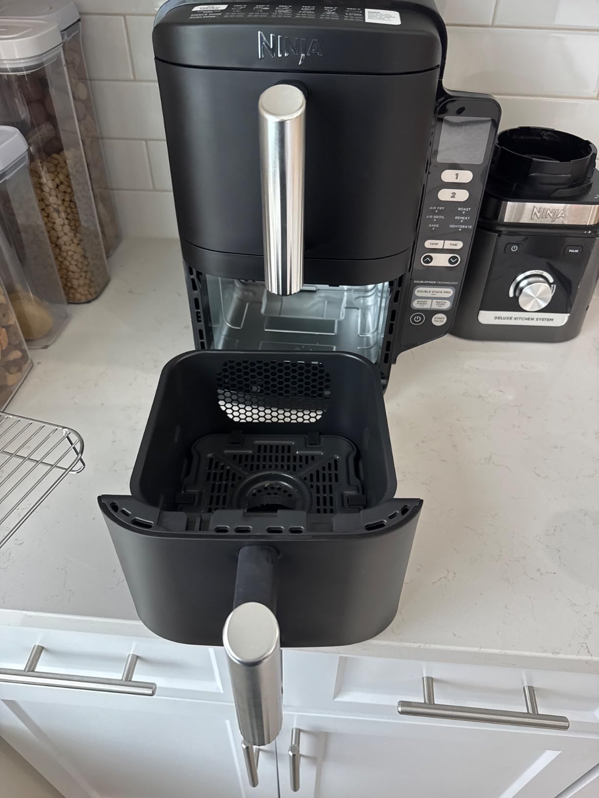 Ninja Air Fryer DoubleStack, 8 Qt, 6-in-1, Black, SL201 | Air fry, broil, roast, bake, reheat, dehydrate, Cooks 4 foods at once, Smart Finish, Match Cook customer photo 2
