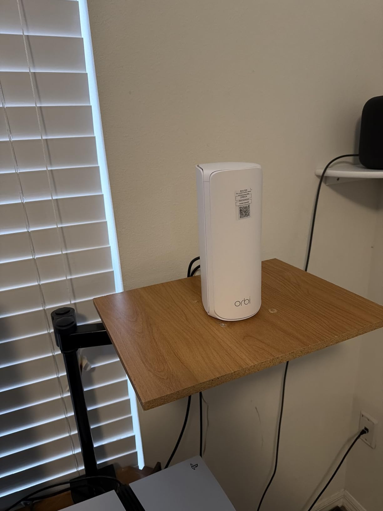 NETGEAR Orbi 770 Series WiFi 7 Mesh System, Up to 5,500 sq ft., 2 Pack, Up to 11 Gbps, 100 Devices, Tri-Band, Security Features, 2.5 Gig Port, Router + 1 Satellite Extender, RBE772 customer photo 1