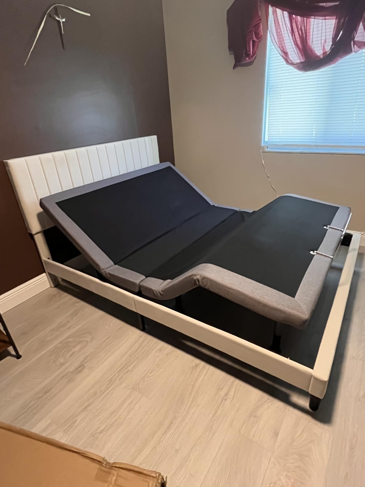 Electric Queen Adjustable Bed Frame with Wireless Remote, Head Foot Incline, USB, Underbed Light - Heavy Duty Platform, Easy Assembly, Zero Gravity - Bedframe Basic with Quiet Motor customer photo 1