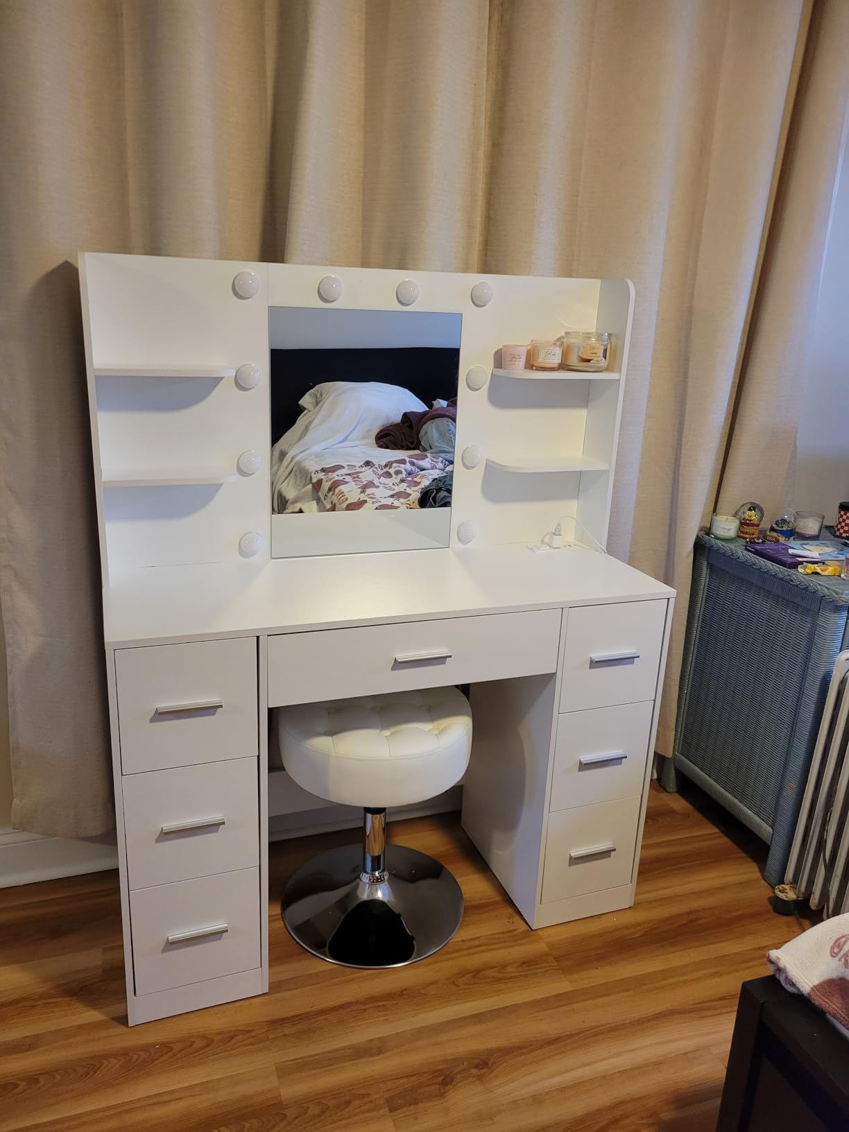 Furmax Vanity Desk with LED Mirror, Power Outlet, 7 Drawers Makeup Table, LED Lighted Mirror & Built-in Outlet, 7 Drawers and 6 Shelves, Organized Makeup Storage for Bedroom, White customer photo 1