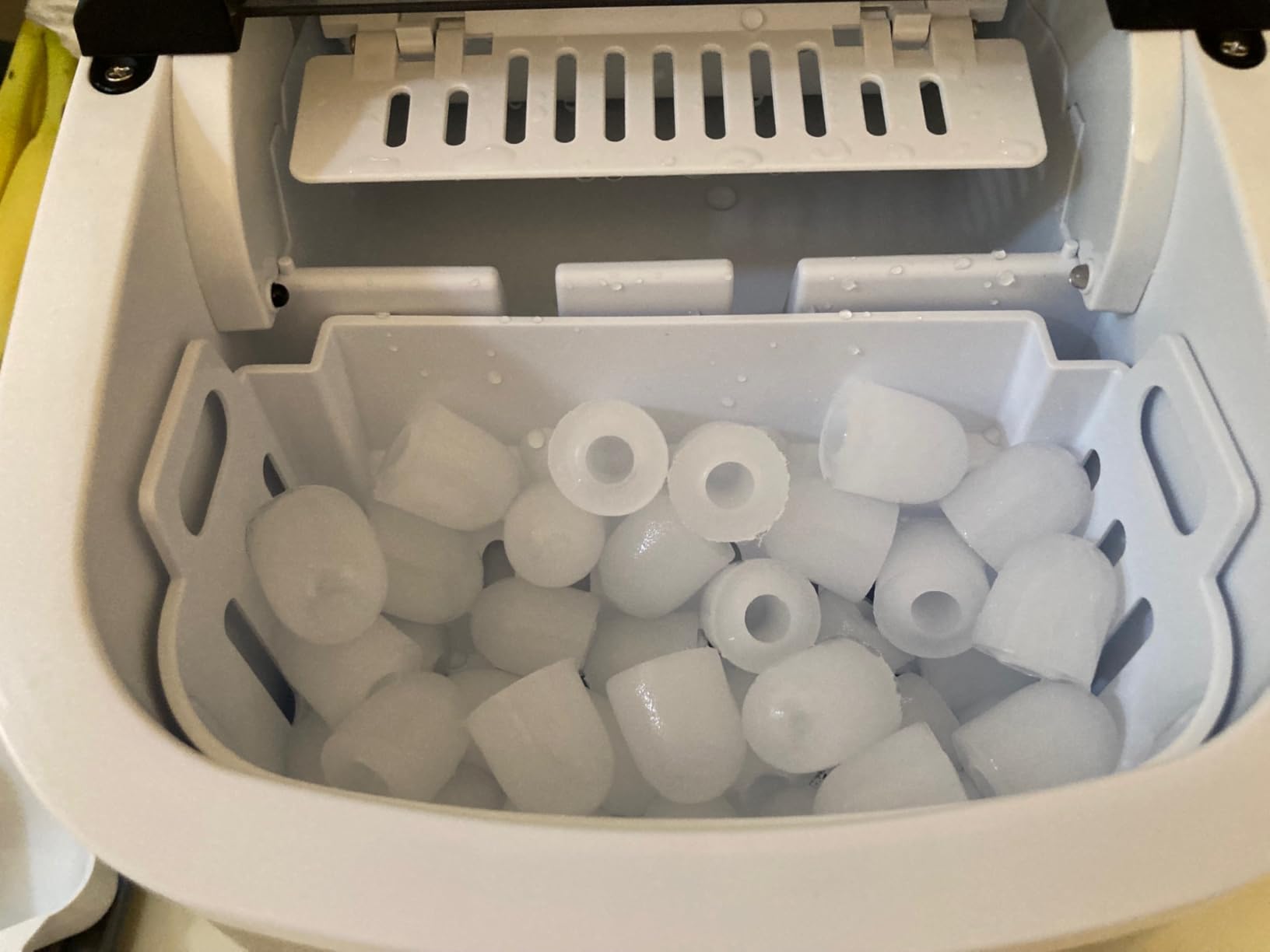 EUHOMY Ice Maker Countertop, 9 Cubes Ready in 6 Mins, 26lbs/24H, Self-Cleaning, Portable Ice Maker Machine with Carry Handle, Basket and Scoop, 2 Sizes of Bullet Ice for Home, Kitchen, Office customer photo 1