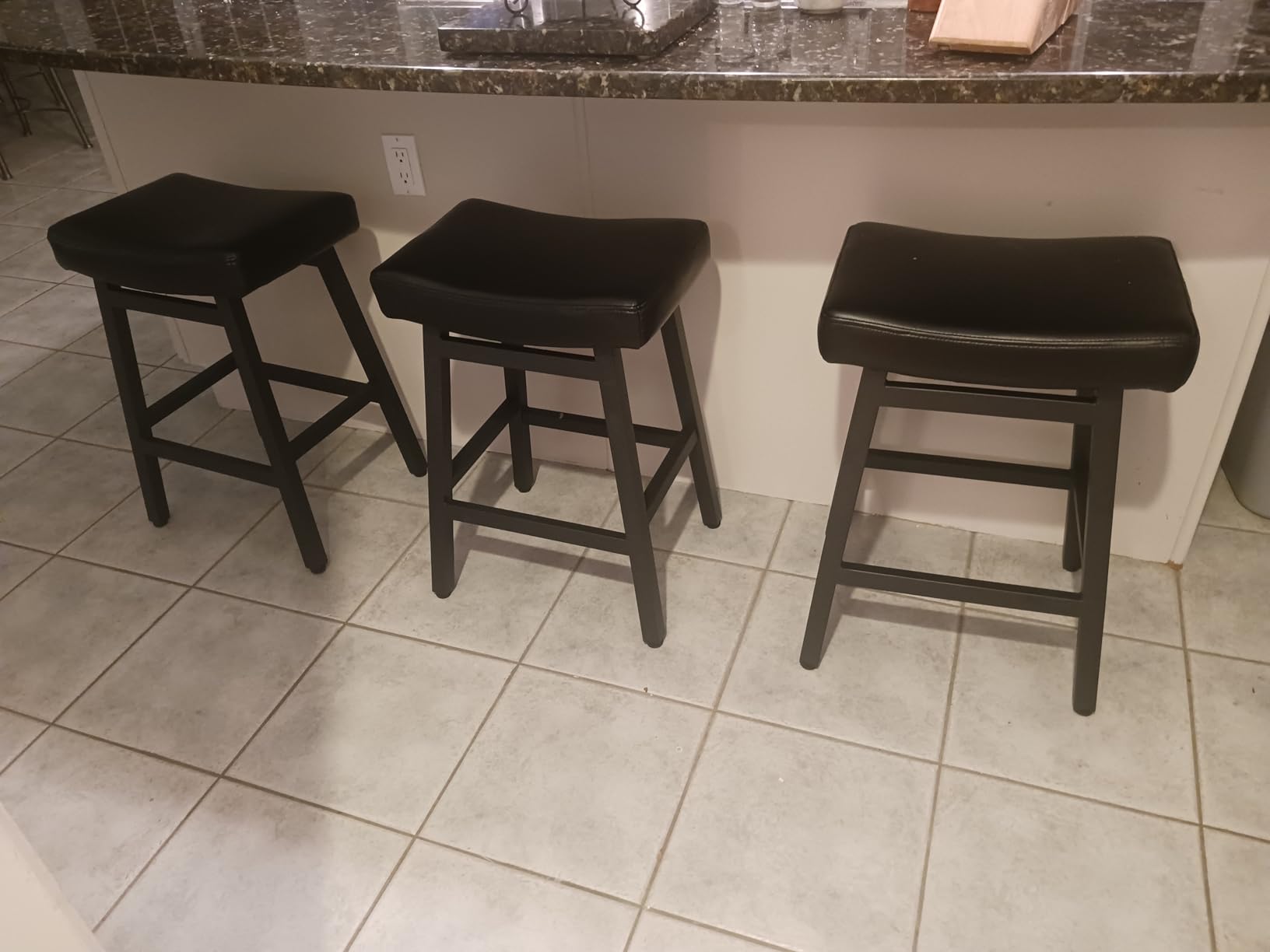 Raynesys 24 Inche Bonded Leather Counter Height Bar Stools Set of 2 Curved | Barstools with Curved Bonded Leather Seats & Heavy Duty Metal Legs for Kitchen Counter, Easy Assembly, All Black customer photo 2