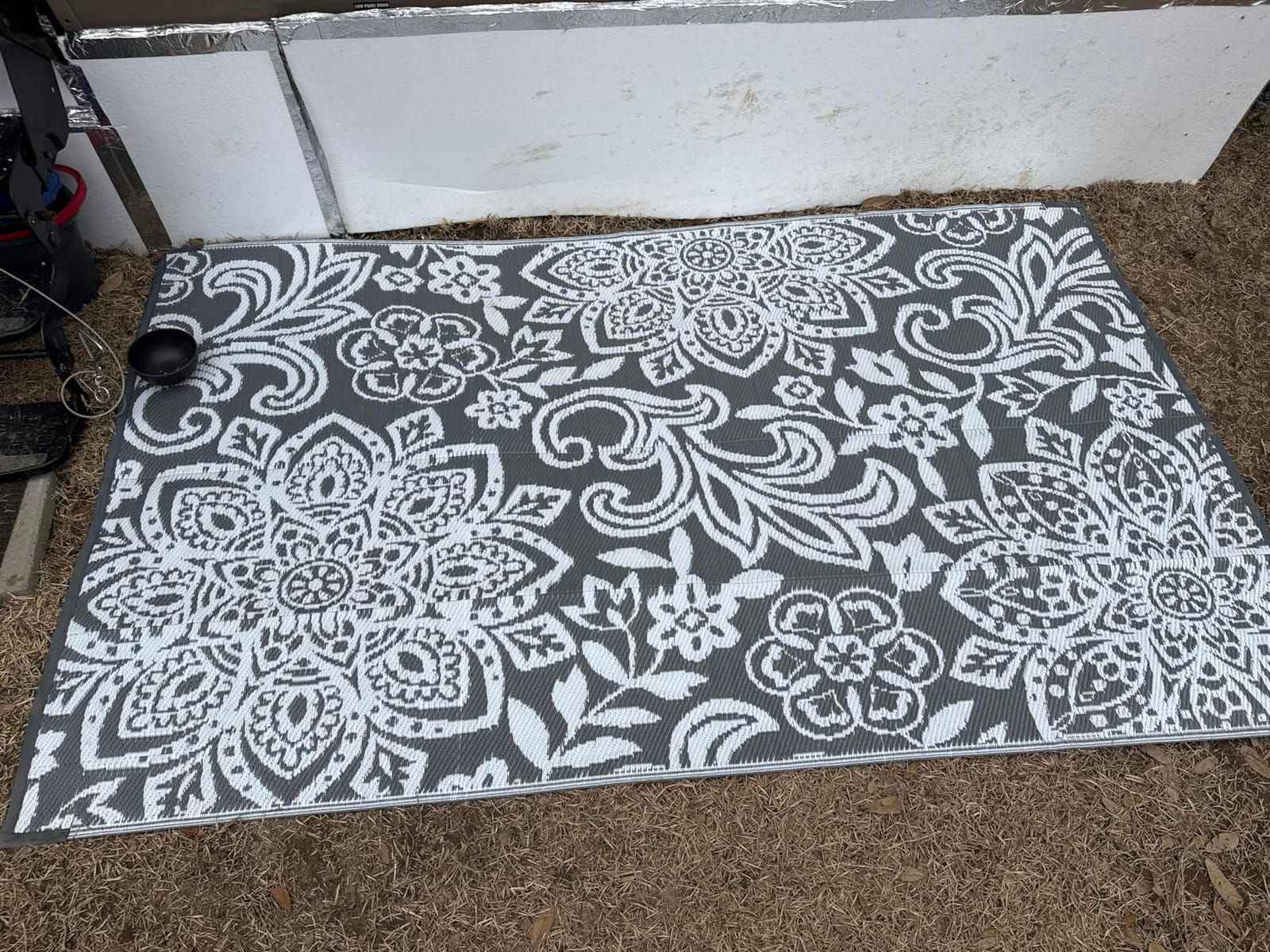 Findosom Waterproof Outdoor Rug 6' x 9' - Reversible Mandala Outdoor Plastic Straw Rug, Durable Foldable Patio Rug for RV, Deck, Balcony, Backyard, Picnic, Porch, Camping, Beach, Gray customer photo 1