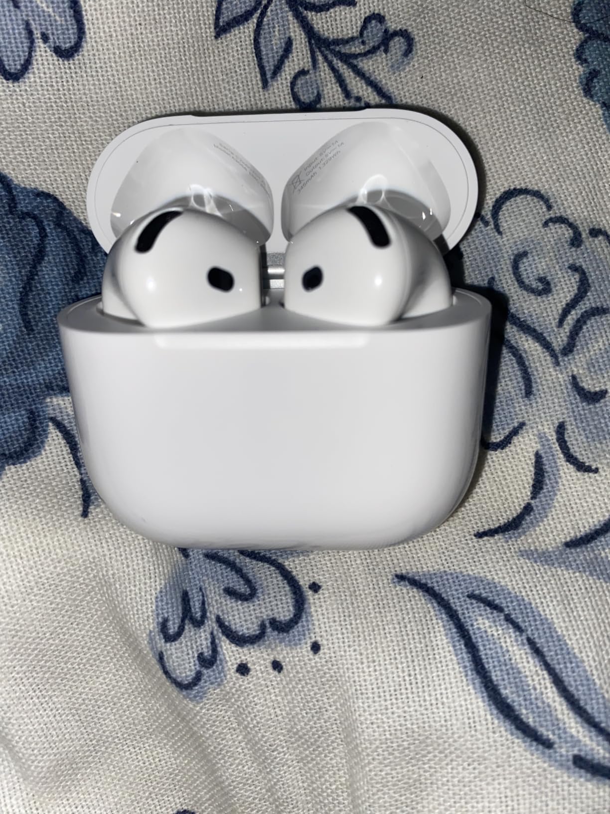 Apple AirPods 4 Wireless Earbuds, Bluetooth Headphones, Personalized Spatial Audio, Sweat and Water Resistant, USB-C Charging Case, H2 Chip, Up to 30 Hours of Battery Life, Effortless Setup for iPhone customer photo 2