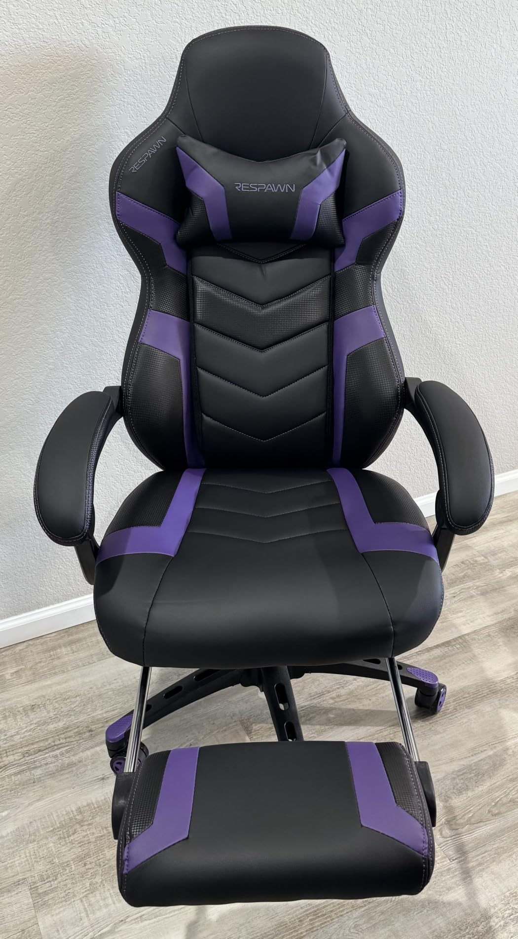 Respawn 110 Pro Ergonomic Gaming Chair with Footrest and Recline | Ergonomic office chair comfort with footrest, lumbar support & 155° recline for work, gaming and relaxing customer photo 2