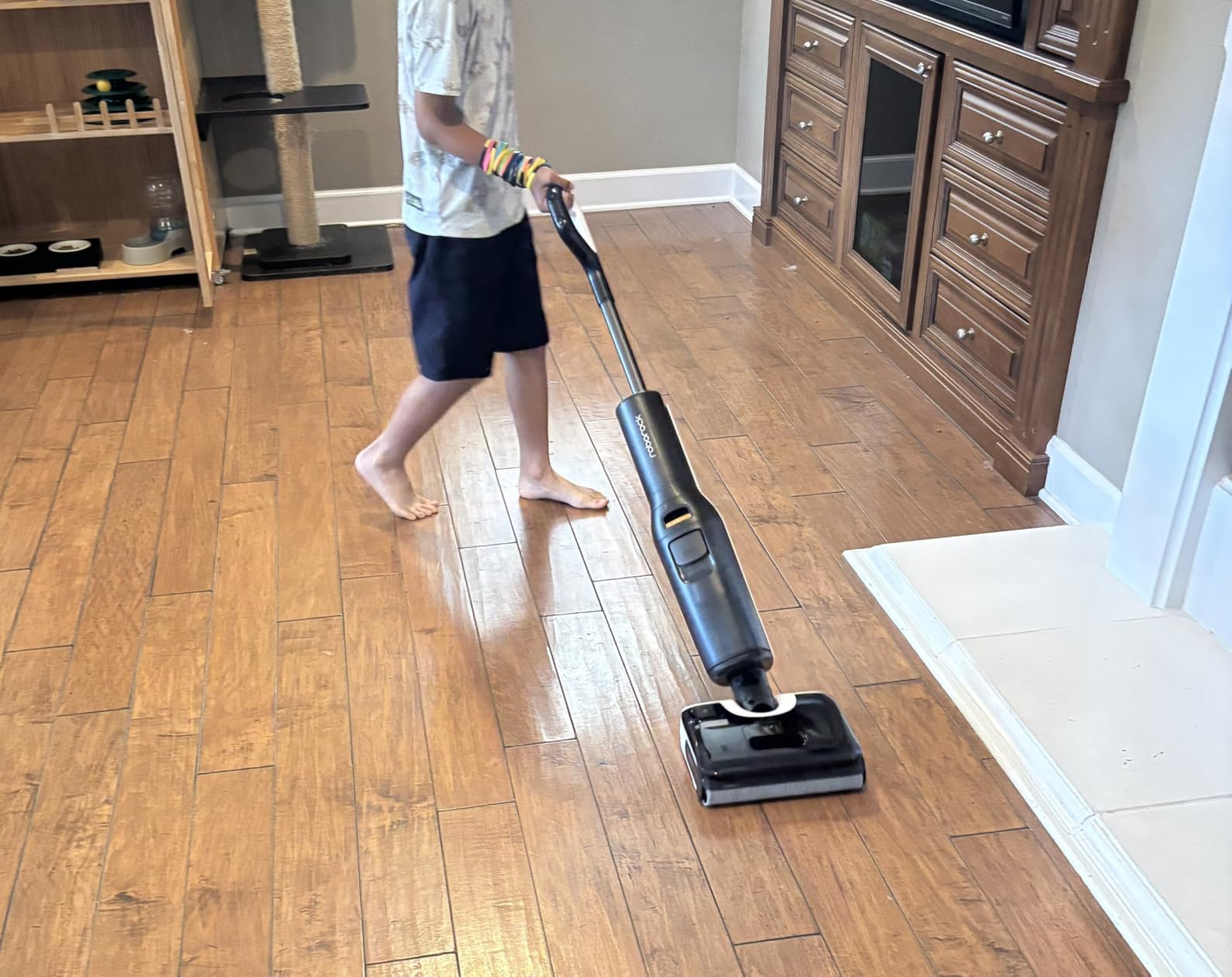 roborock F25 LT Wet Dry Vacuum Cleaner, 20000Pa Hard Floor Vacuum Mop Combo customer photo 2