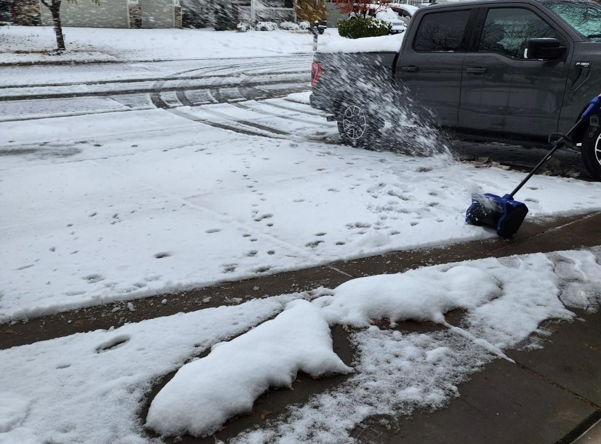 Wild Badger Power 40V Cordless Electric Snow Shovel, 12-Inch Brushless | 12-in clearing width, up to 8-in snow depth, fixed forward throw up to 20 ft, 4.0Ah battery and fast charger included customer photo 1