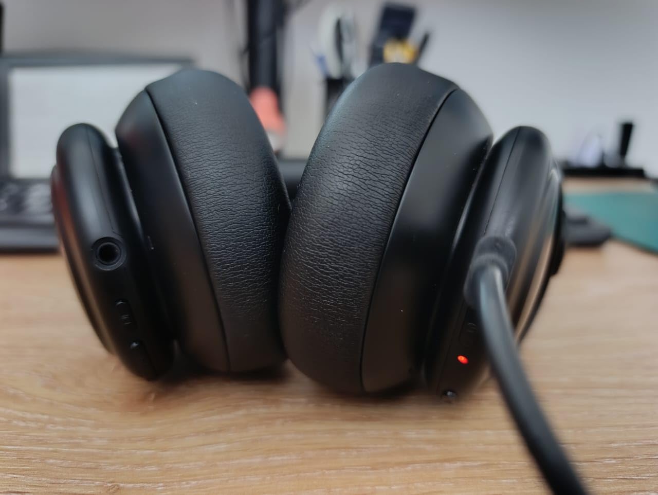 Soundcore by Anker Q30 Hybrid Active Noise Cancelling Headphones, White | Over-Ear, Bluetooth, Multiple Modes, Hi-Res, Custom EQ via App, 50H ANC Playtime, Comfortable Fit, Multipoint Connection customer photo 2