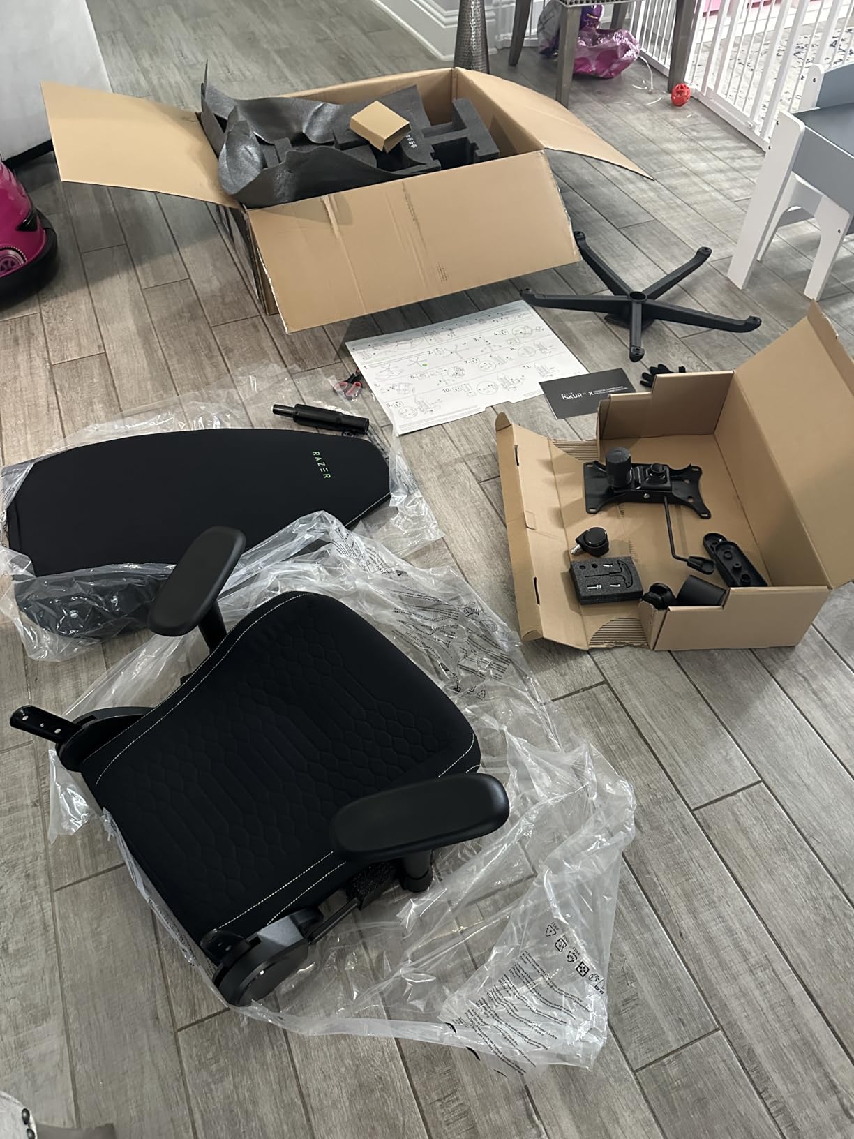 Iskur V2 X Ergonomic Gaming Chair, Black | Built-In Lumbar Support, Wide Seat, High Density Foam Cushions, Adjustable 152 Degree Recline, 2D Armrests, Plush Fabric customer photo 1