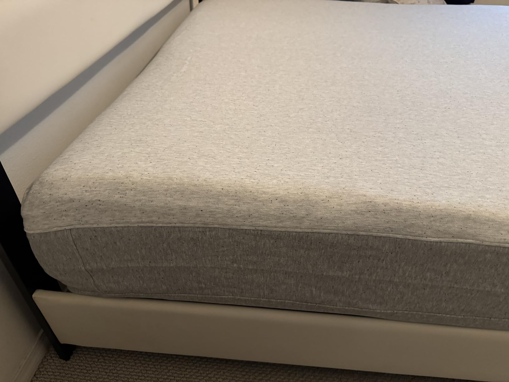 LIFEMENT Twin Mattress for Kids, 6 Inch Twin Bed Mattress, Essential Graphite Cooling Mattress in a Box, Medium Firm Support, Motion Isolation, Pressure Relief, CertiPUR-US Certified customer photo 1