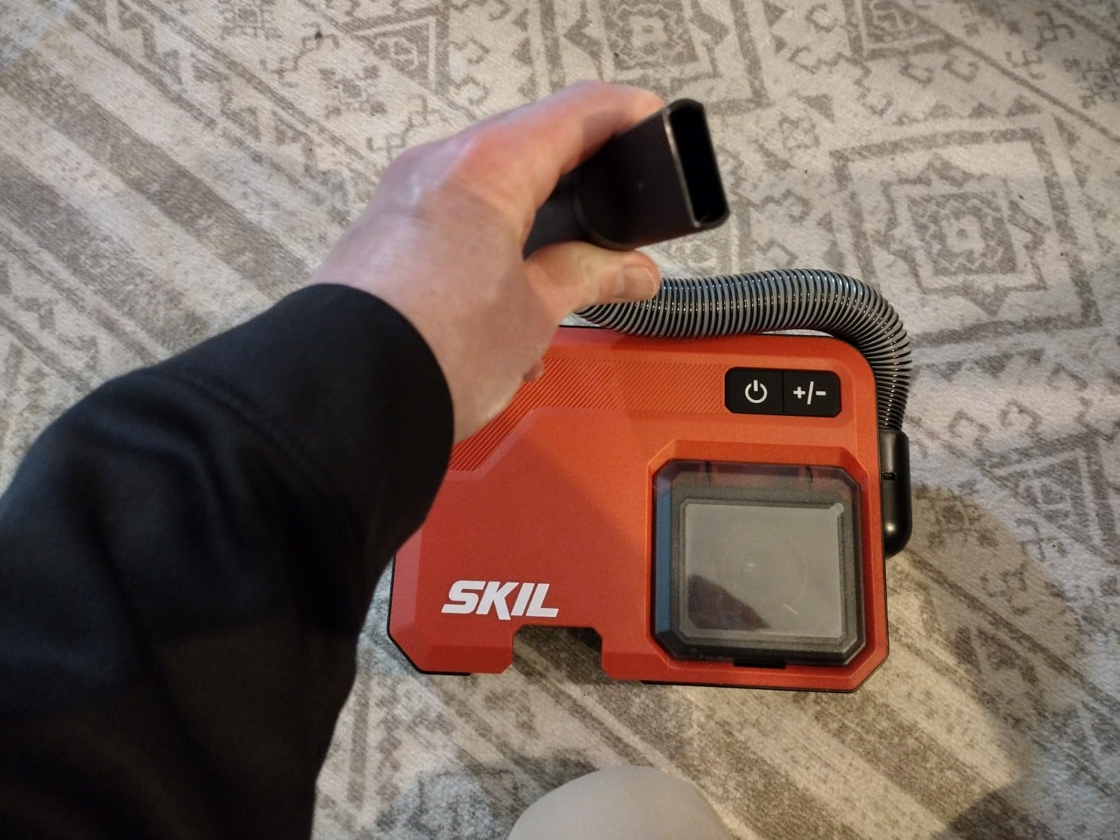 SKIL Brushless Slim Vacuum 20V Kit Including 2.0Ah Battery and USB-C Charger-VA1200D-10 customer photo 1