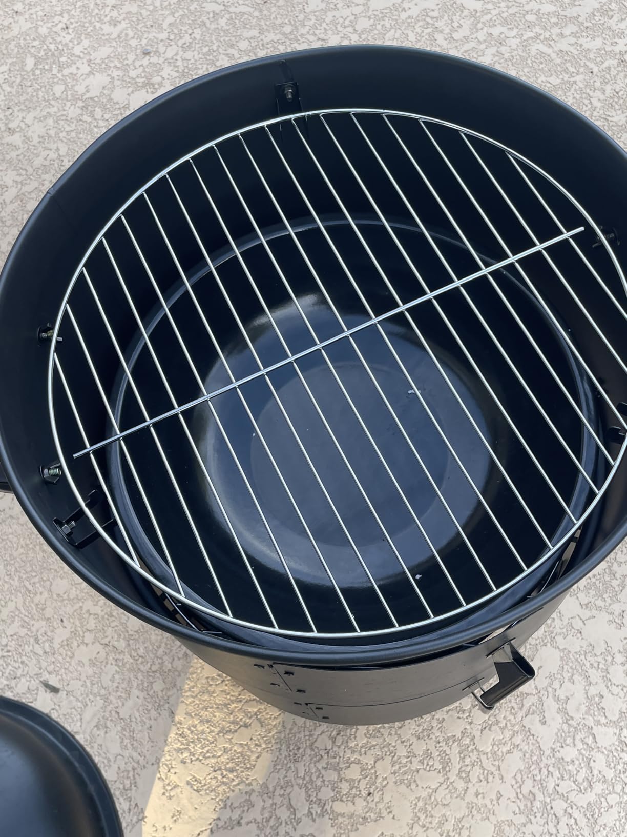 Amazon Basics 16 inch Vertical Charcoal Outdoor Smoker, BBQ Grill, with Built-in Thermometer, 2-Layer Design, Adjustable Air Supply Control, Black customer photo 1