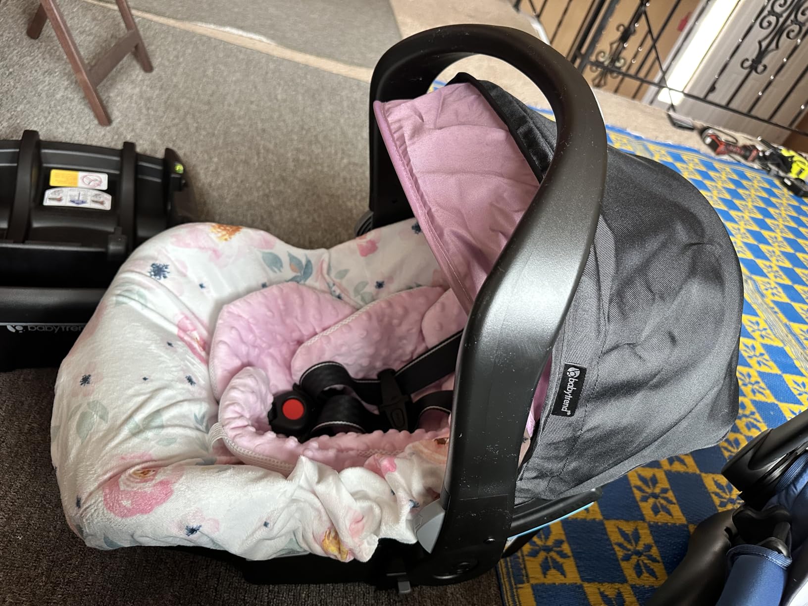 Baby Trend EZ-Lift PRO Infant Car Seat, Dash Rose - Lightweight Premium Carry, Plush Infant Cushioning, Adjustable Harness Support customer photo 1