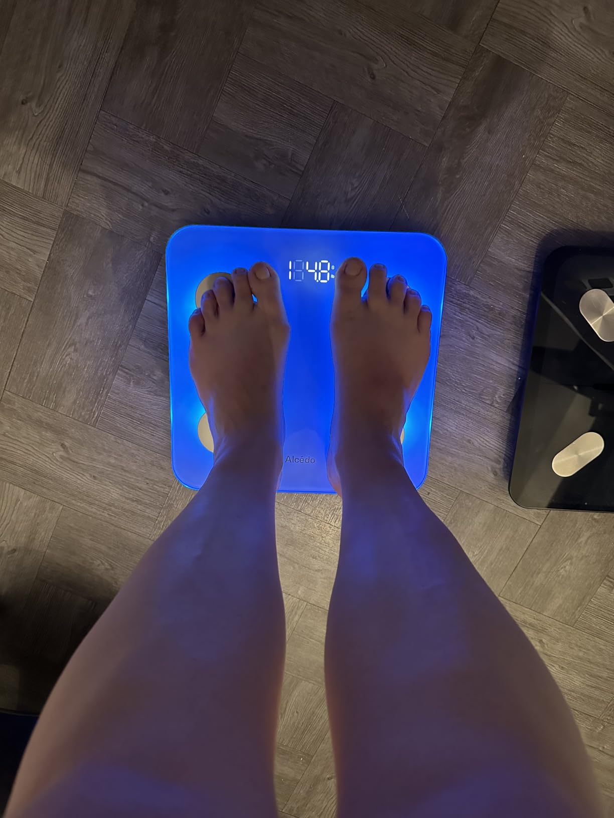 Alcedo Smart Body Fat Scale, Color-Changing Scale, Bluetooth, White | Digital Scale with BMI, Fat Percentage, Muscle Mass, Color-Changing with Weight Variation, Sync with App, 400lb Capacity customer photo 1