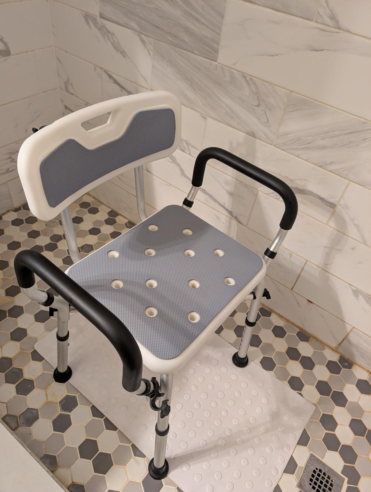 BRITULIF Shower Chair with Arms and Back for Inside Shower, 550 lb Capacity, Tool-Free 4-Step Assembly, Waterproof EVA Cushions customer photo 2