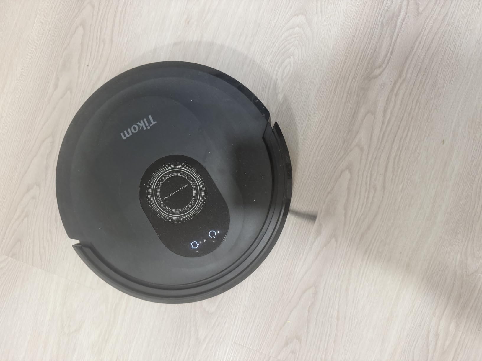Tikom Robot Vacuum and Mop Combo, 5000Pa Robotic Vacuum Cleaner, 150 Min Max, App & Remote Control, Ideal for Hard Floor, Carpet, Pet Hair, Self-Charge (G8000 Max) customer photo 1