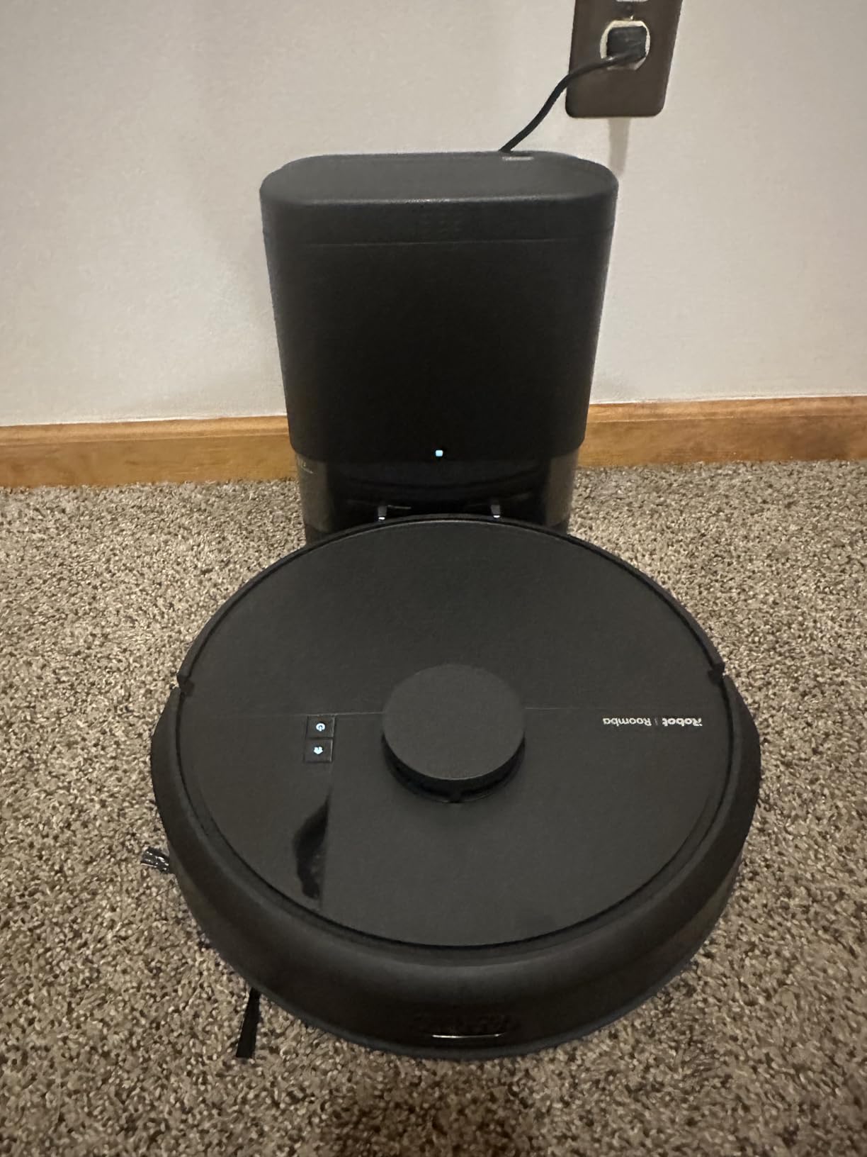 iRobot Roomba 105 Vac Robot Vacuum with AutoEmpty Dock - Self-Empties for 75 Days, Easy to use, Intense Power-Lifting Suction, LiDAR Navigation, Multi-Surface Cleaning, Cleans in Neat Rows customer photo 2