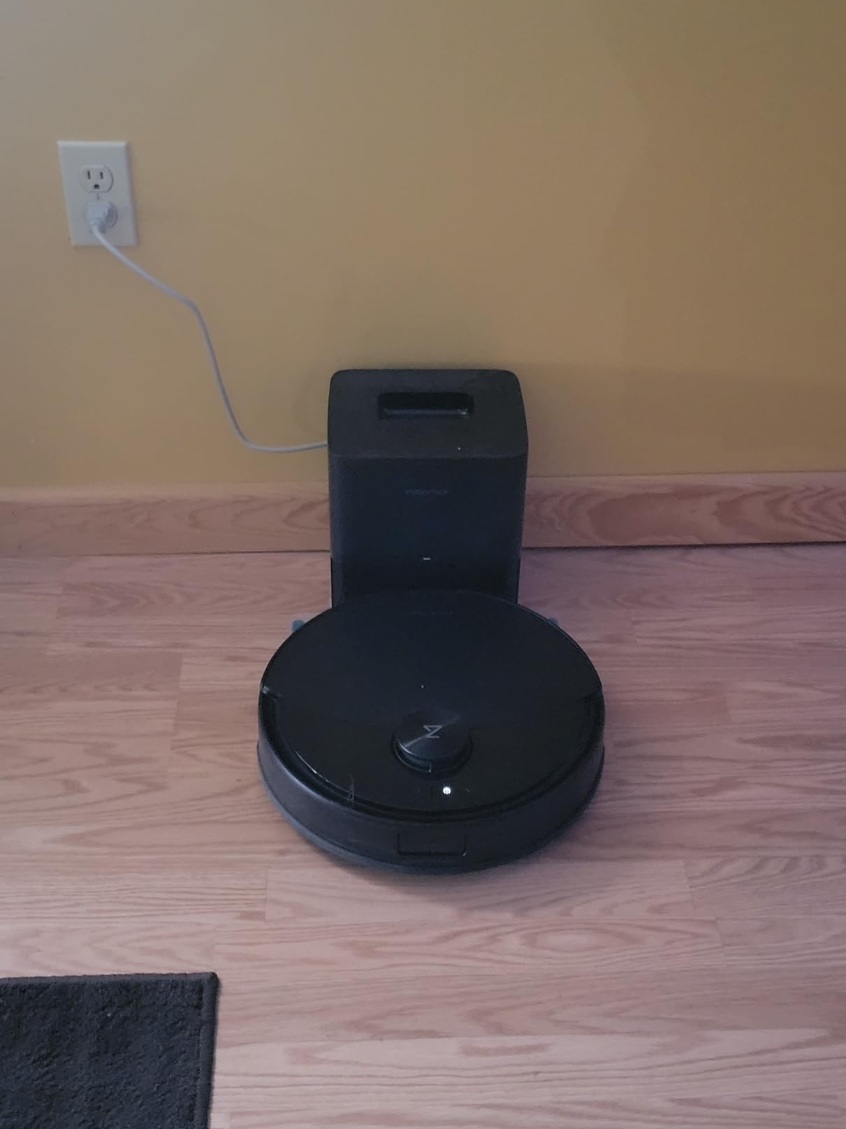 roborock Q10 S5+ Robot Vacuum and Mop, 10,000Pa Suction | Upgraded from Q8 max+, 70-Day Self-Emptying, Obstacle Avoidance, Sonic Mopping, Dual Anti-Tangle Design, Auto Mop Lift, Black customer photo 1