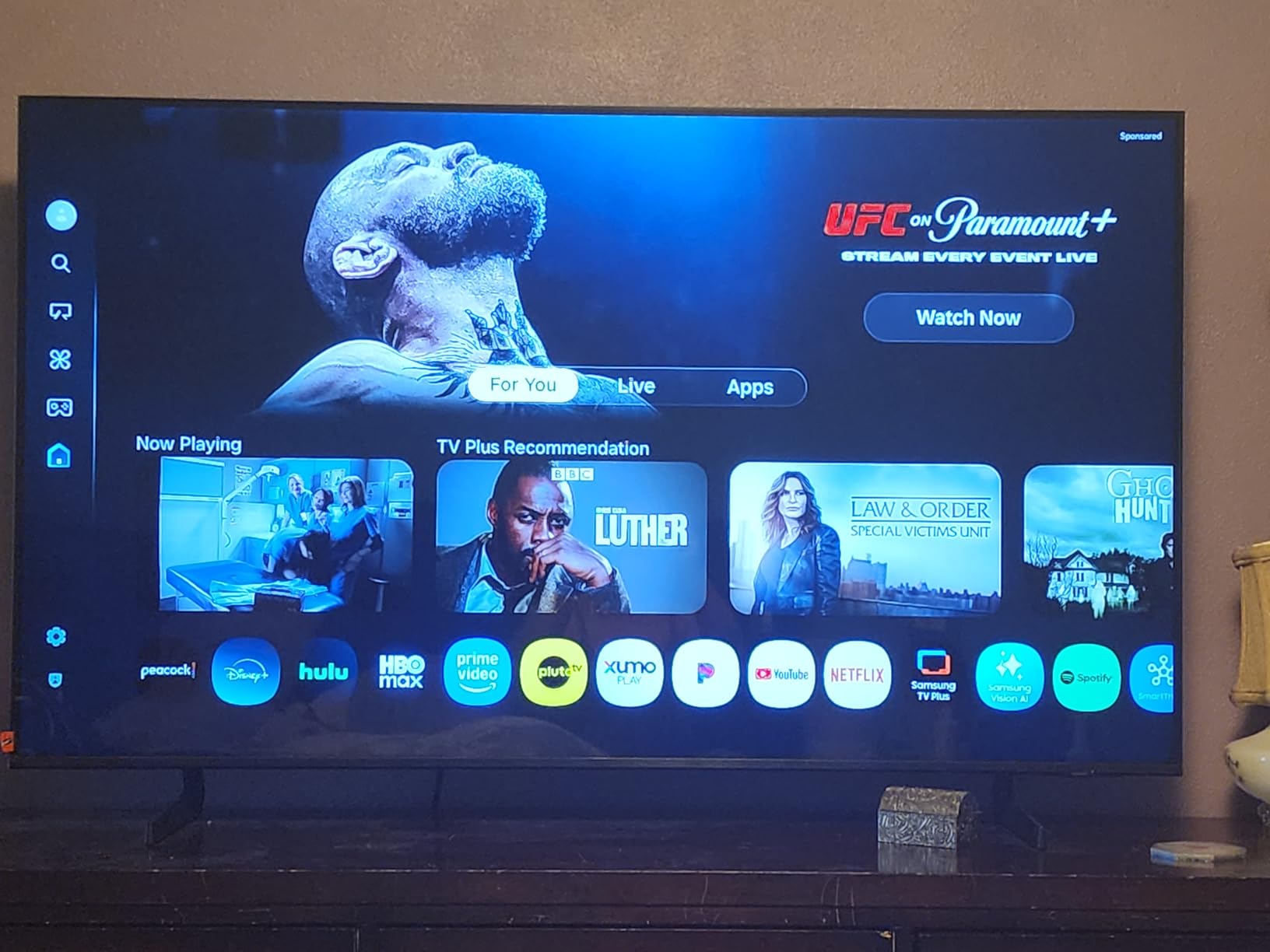 Samsung 32-Inch Class QLED Q8F 4K UHD Smart TV (2025 Model) Q4 AI Processor, 100% Color Volume with Quantum Dot, AirSlim Design, Endless Free Content, Samsung Vision AI, Alexa Built-in customer photo 2