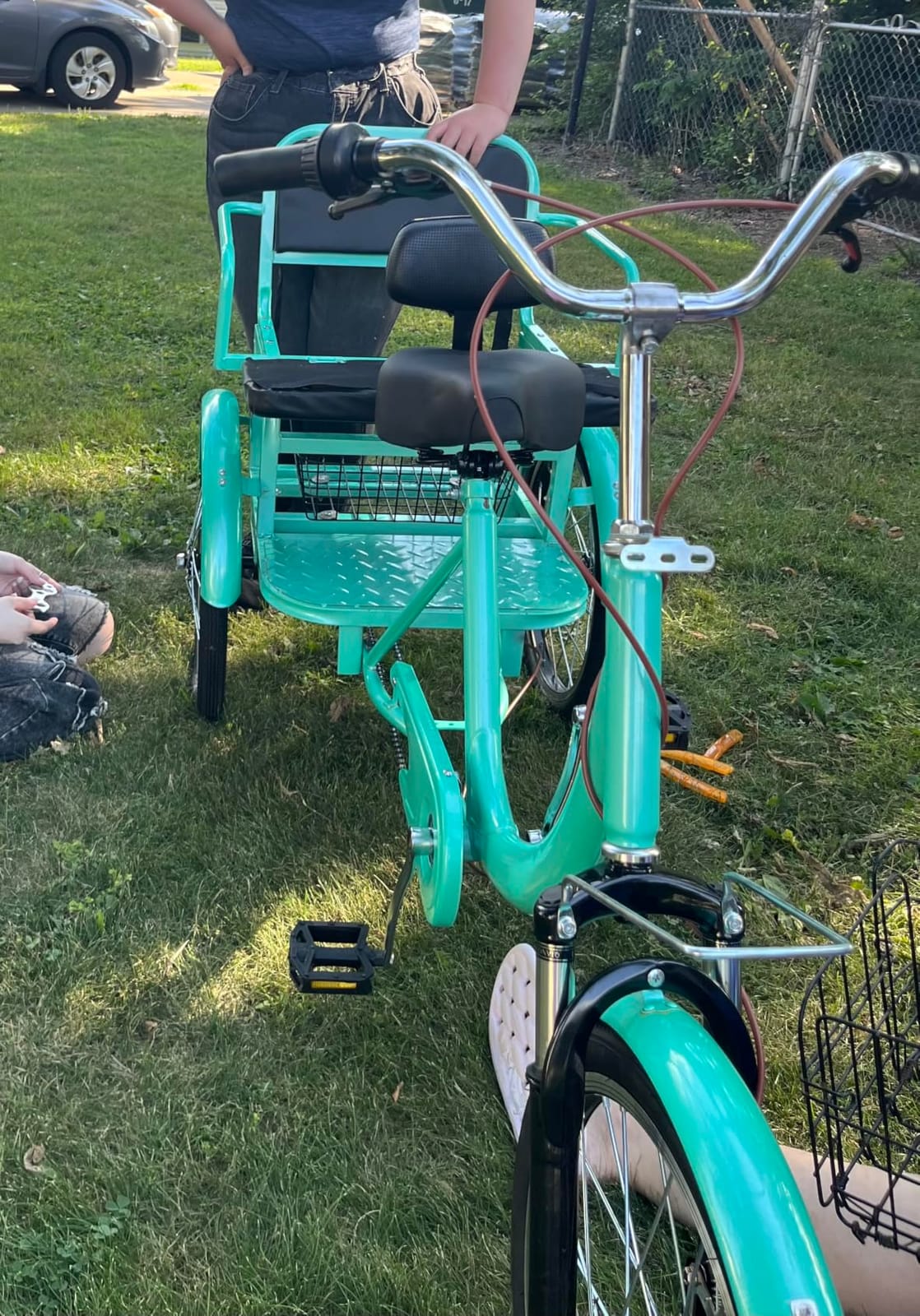 MOOITZ Adult Tricycle, 20 Inch 3-Wheel Bikes, Trike for Adults with Seat, Low Step-Through Cruiser Bike with Front and Rear Baskets, Adult Tricycles for Women, Seniors, Men customer photo 1