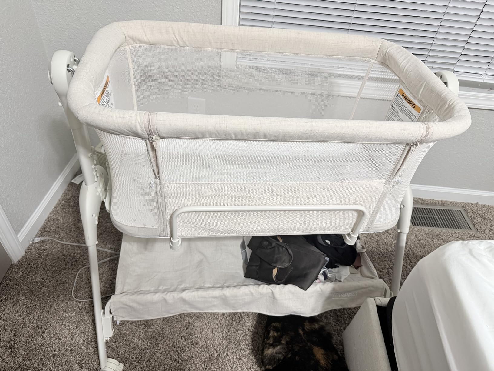 HARPPA Cuddly Sway Baby Bassinet Bedside Sleeper, 3 in 1 Rocking Bassinet | Full Mesh Sides, Premium Fiber Mattress, Cotton Quilted Cover, 5 Adjustable Heights, 360° Swivel Wheels, 3°-7° Incline Range customer photo 1