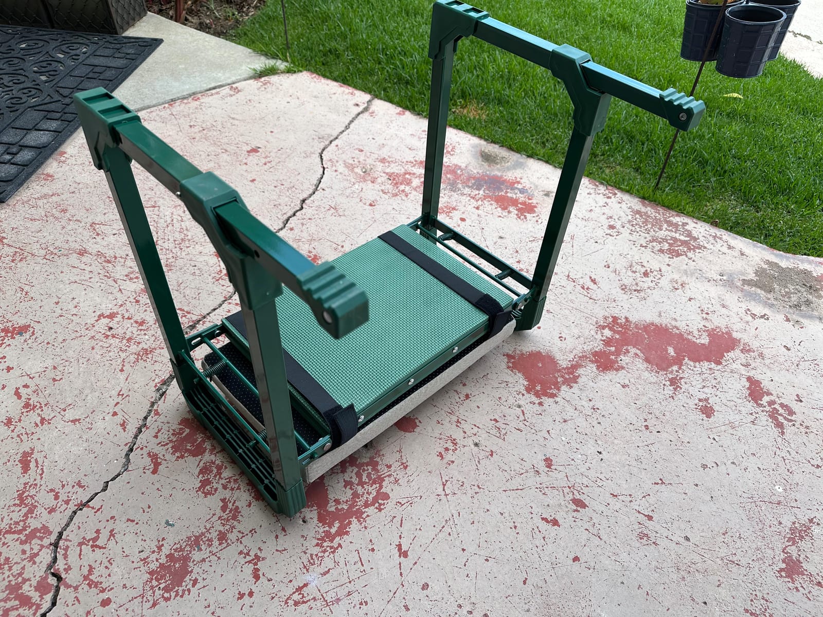 Saker Garden Kneeler and Seat Foldable Gardening Stool with Extendable Legs | Thickened Pad, Tool, Heavy Duty 400lbs Support for Elderly, Gardening, Outdoor Use customer photo 2