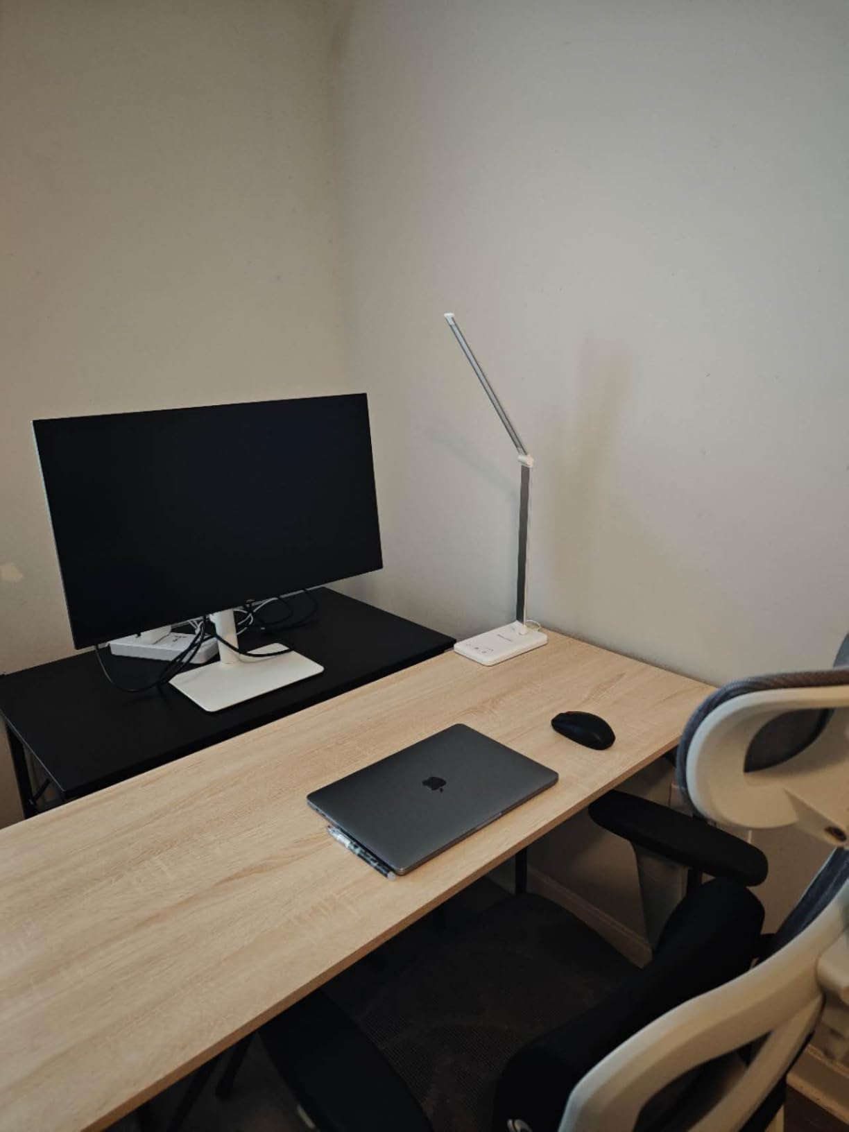 Dell 27 Monitor S2725QS, 4K UHD IPS, 120Hz, 5ms, FreeSync Premium, 350 cd/m2 Brightness, 1,500:1 Contrast, 99% sRGB, Anti-Gare, HDMI, DisplayPort, USB-C, Height Adjustable, Swivel, Pivot customer photo 2