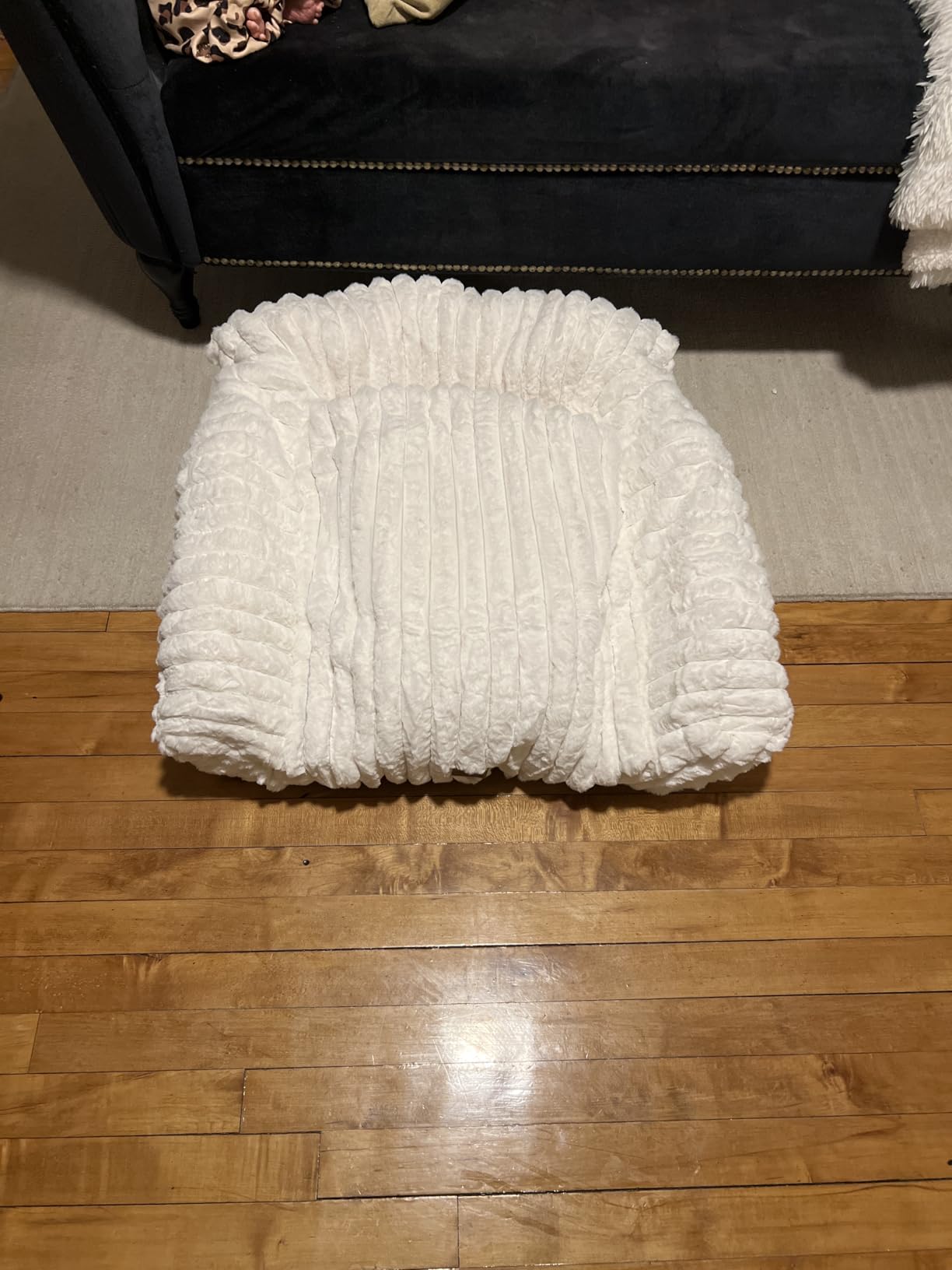 COZY KISS Cute Cat Couch, Fluffy Sofa Bed for Cats and Small Dogs, Premium Faux Rabbit Fur Cats beds for Indoor Cat, Ultra-Soft Supportive Pet Couch Furniture (Cream, S: 25.5''x17.5'') customer photo 2