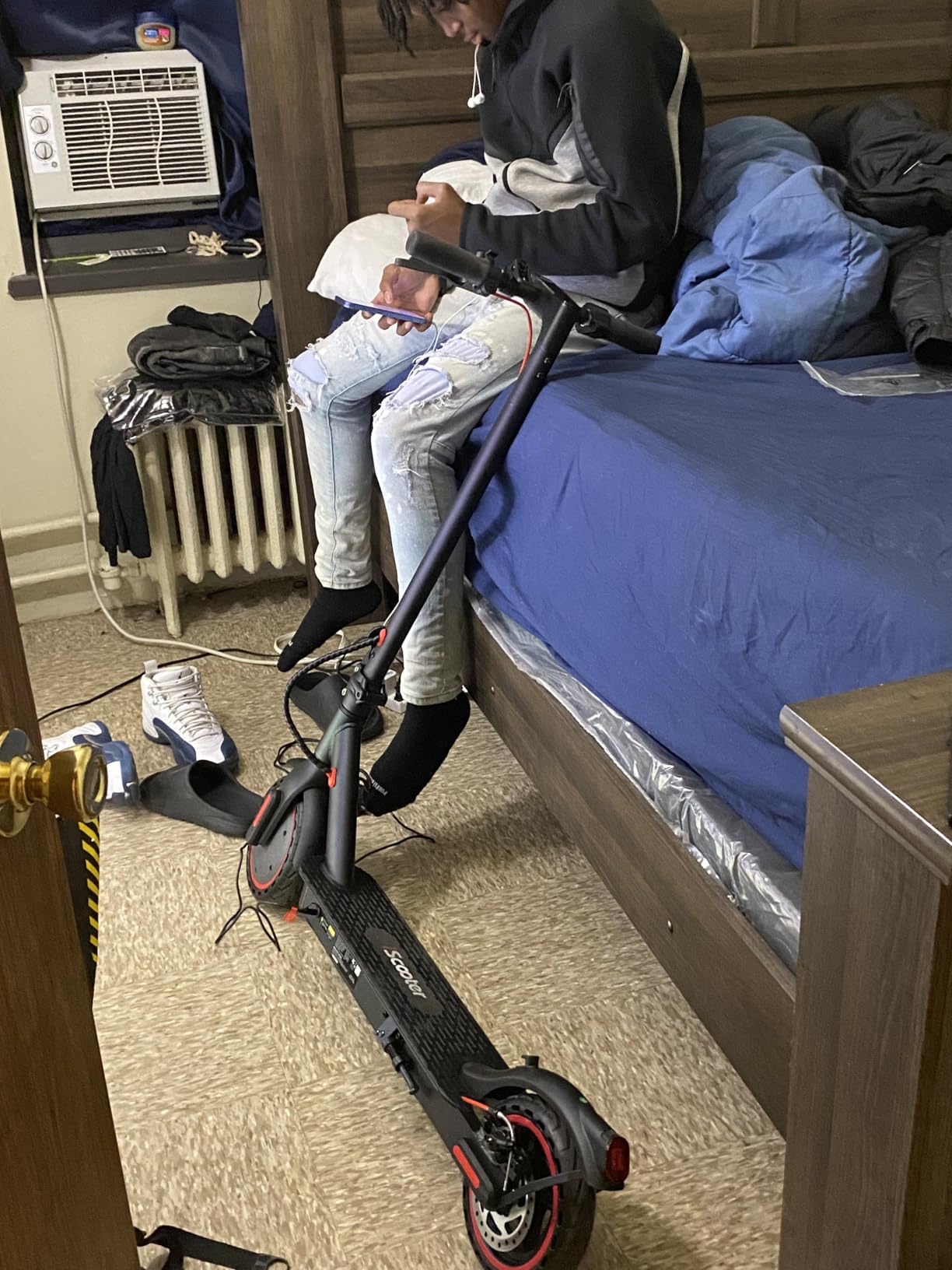 iScooter Electric Scooter for Adults&Big Kids, Portable Foldable E-Scooter | Cruise control, Smart App, dual braking, LED lights, and pneumatic tires for smooth campus, city, and daily rides customer photo 2