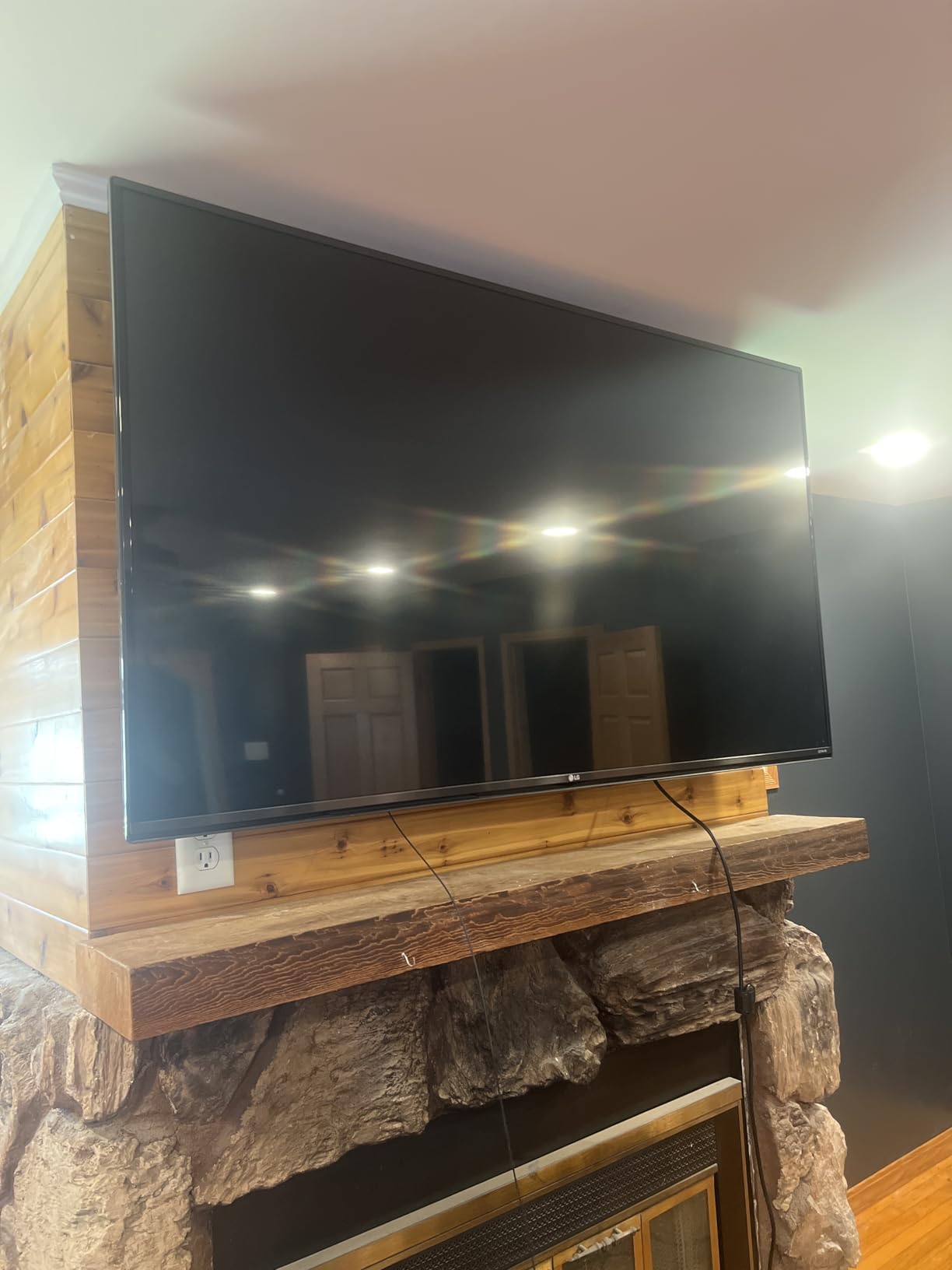 monTEK Heavy Duty Full Motion TV Wall Mount for 60-120 Inch Extra Large TVs | Holds 265 lb, 4X load tested; 27.7 in extension, +/-60 degree swivel and tilt; max VESA 900x600, fits 12-24 in wood studs customer photo 2