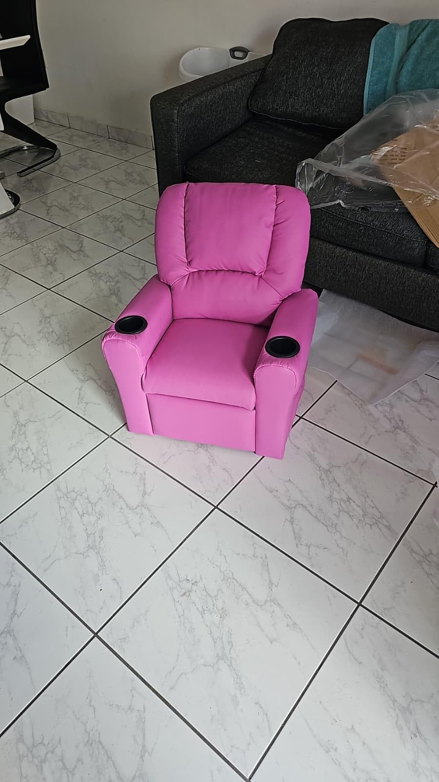 Kids Recliner Chair PU Leather Reclining Toddler Push Back Sofa Ages 1-6 | 2 Storage Pockets, 2 Cup Holders, Adjustable Footrest, Ideal for Reading Gaming Relaxing, Children Youth Boys Girls Lounge customer photo 1
