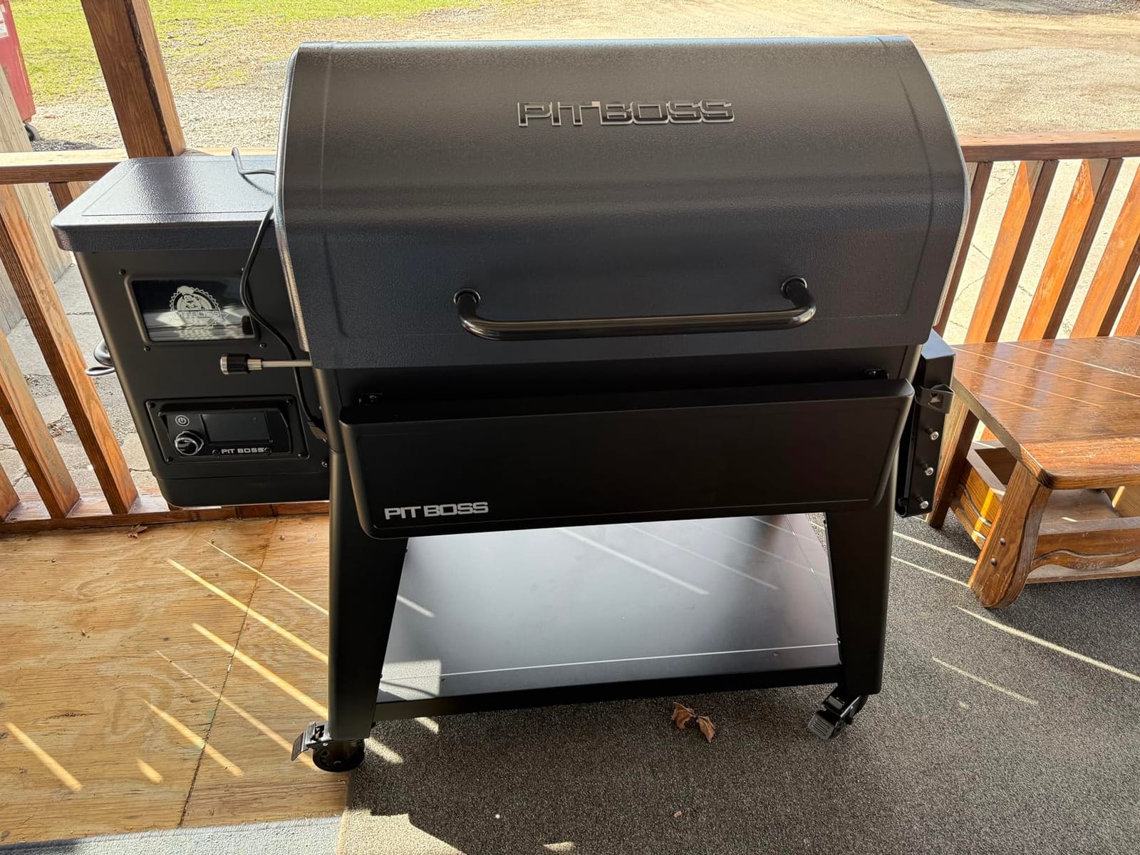 PIT BOSS 1600 Navigator Series WiFi & Bluetooth Wood Pellet Grill & Smoker, Flame Broiler and Touchscreen Controller, 1,593-Sq. in. Cook Space, 180°F to 500°F Temp Range, Meat Probe, 30 lb. Hopper customer photo 2