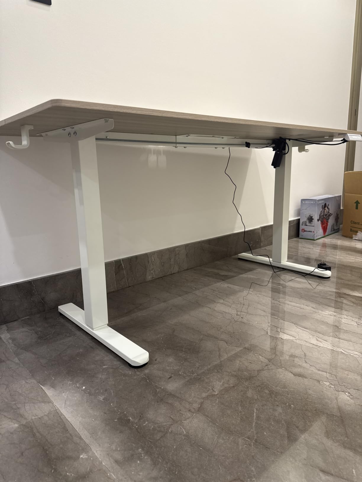 HUANUO 32x19 Inch Small Electric Standing Desk, Adjustable, Light Walnut | 176 Lbs Capacity, Rounded Corners, Wheel-Ready Feet, Compact Desktop, Apartment Workspace, 28.3-46.5 Inch Height Range customer photo 1