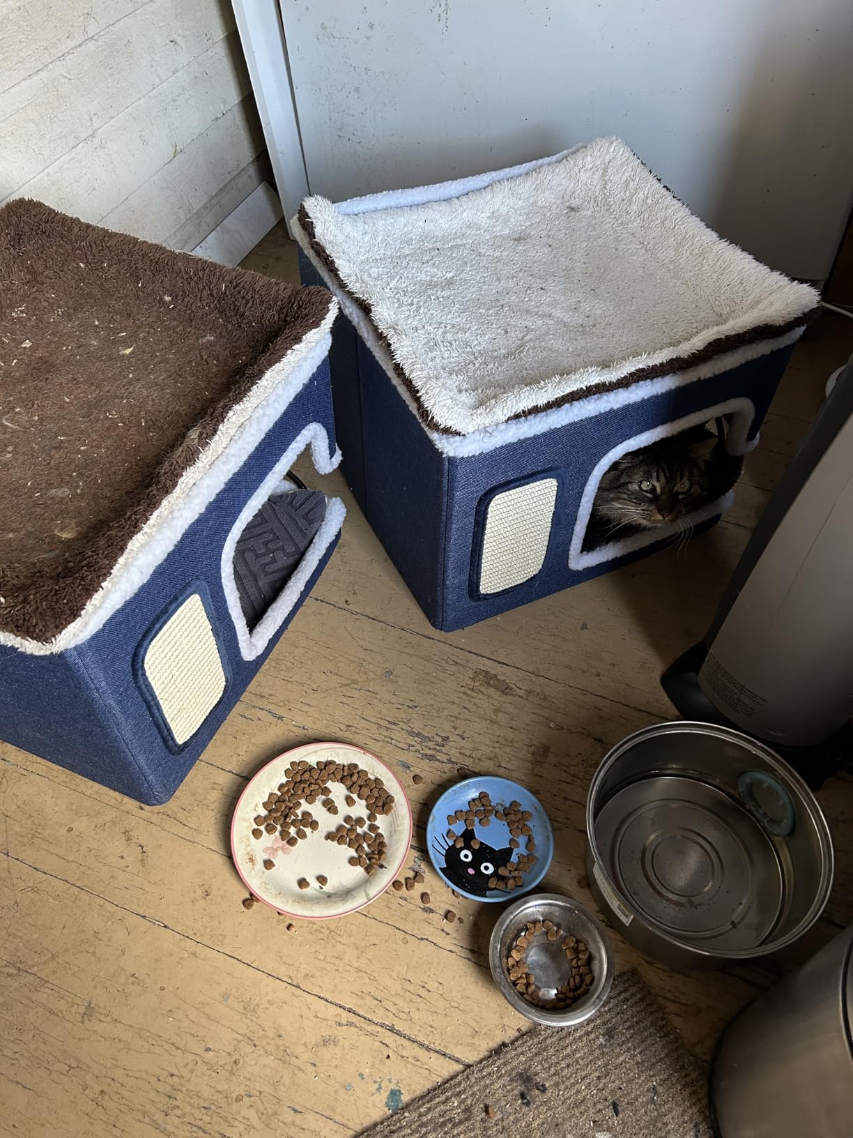 ZOMISIA Heated Cat House Bed for Indoor Cats, Cat Hideway Cube for Sleeping | 25 Timer & 11 Temp Adjustable, Cat Warming Bed for Winter with Fluffy Ball Hanging, Removable Pet Heating Pad, 16x16x13.5 in customer photo 1
