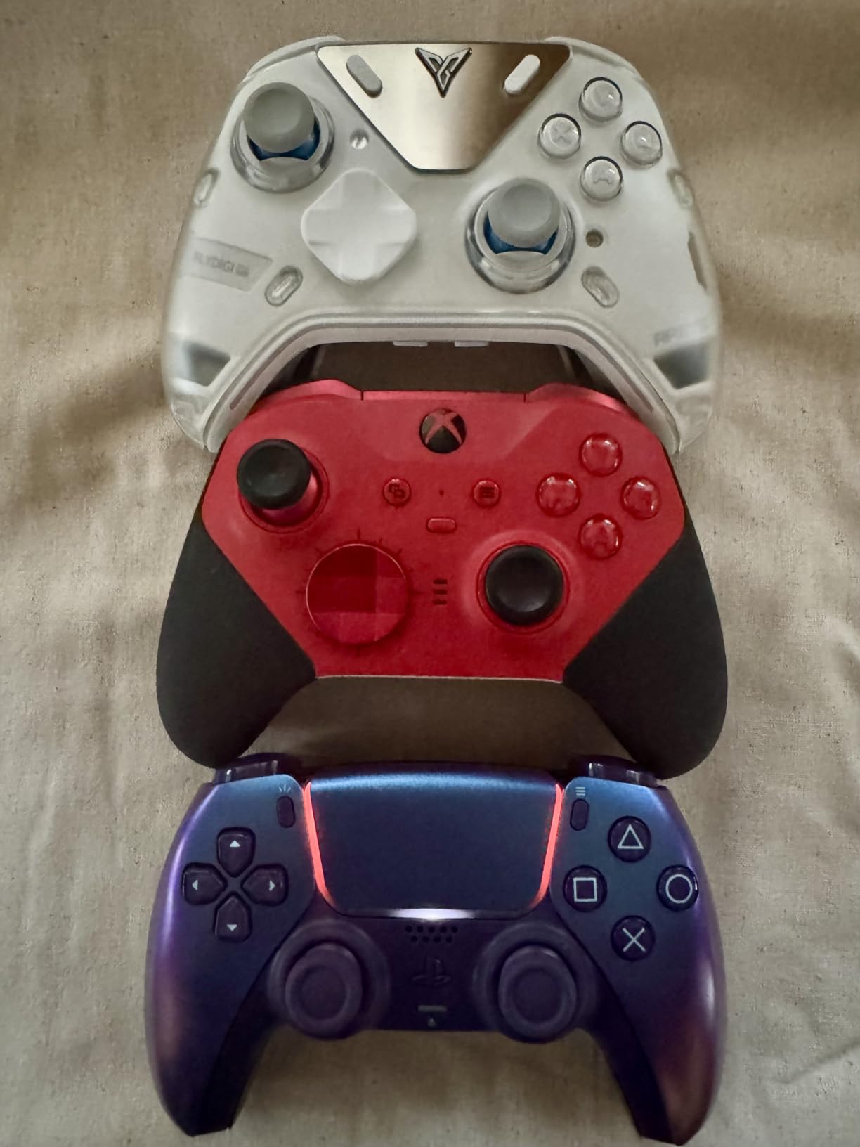 FLYDIGI Apex 5 PC Controller, Forceflex Joystick, 3ms Ultra-Low Latency | ForceAdapt Triggers, RGB Light Bar, Full-Color LCD Display, 1500mAh Battery, Trigger+Grip Vibration, 6 Extra Buttons customer photo 2